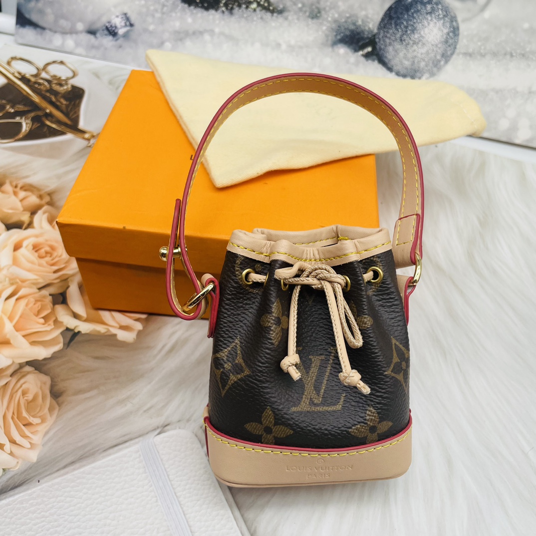 Mini handbag interior