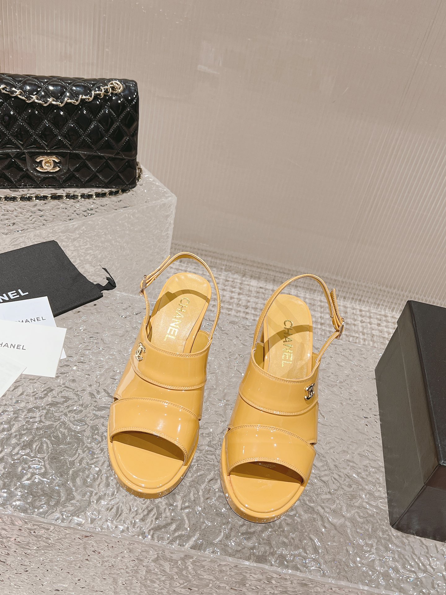 Yellow B CC popular fashion counter Mier sandals! Counter [authentic grade] version! CHANEL classic 