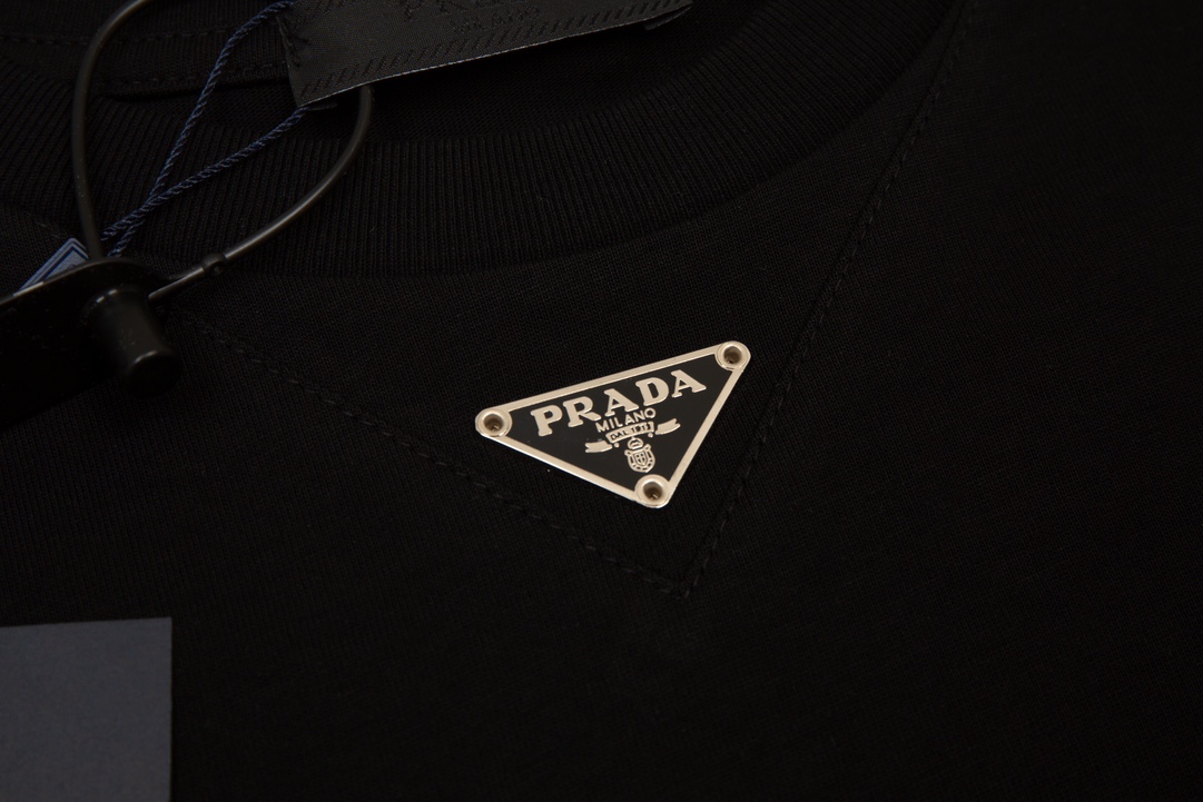 170 Prada 23ss胸前三角标短袖