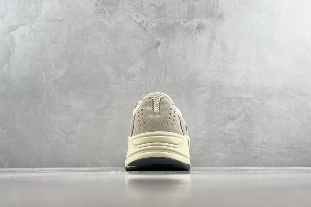 Adidas Yeezy Boost 700 Analog
