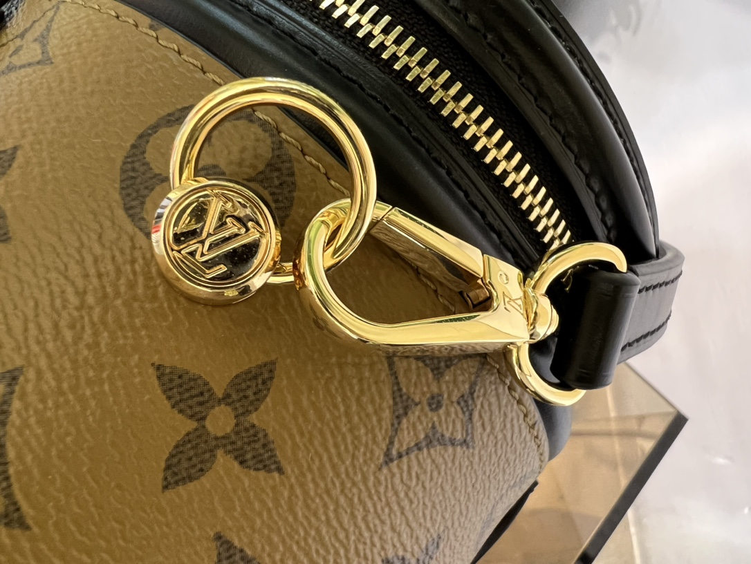 Louis Vuitton Haute Couture Classic Luxury Handbag Shoulder Crossbody 7
