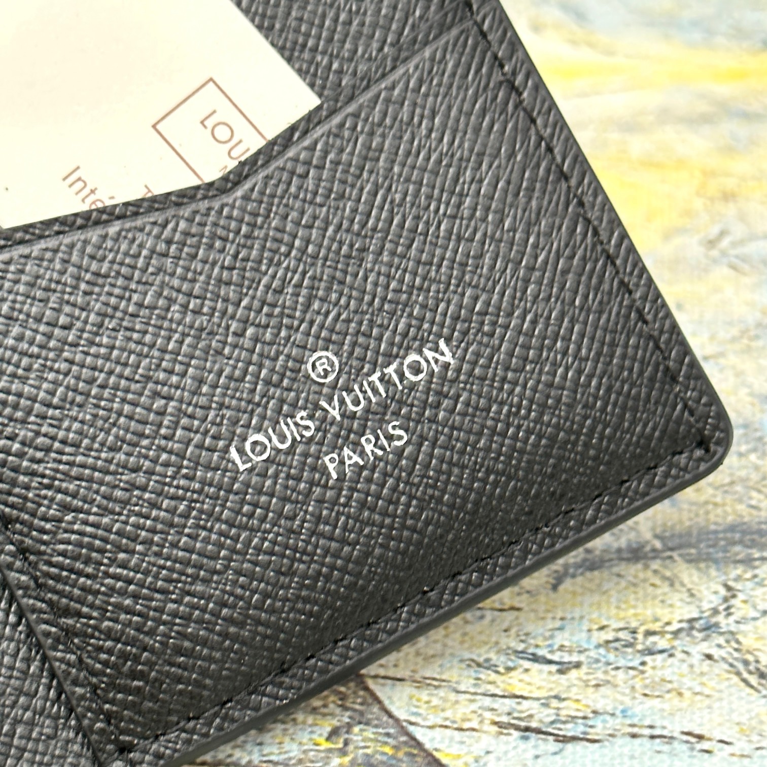 Stylish Leather Card Holder - Gift Packaging Stylish Leather Card Holder - Gift Presentation