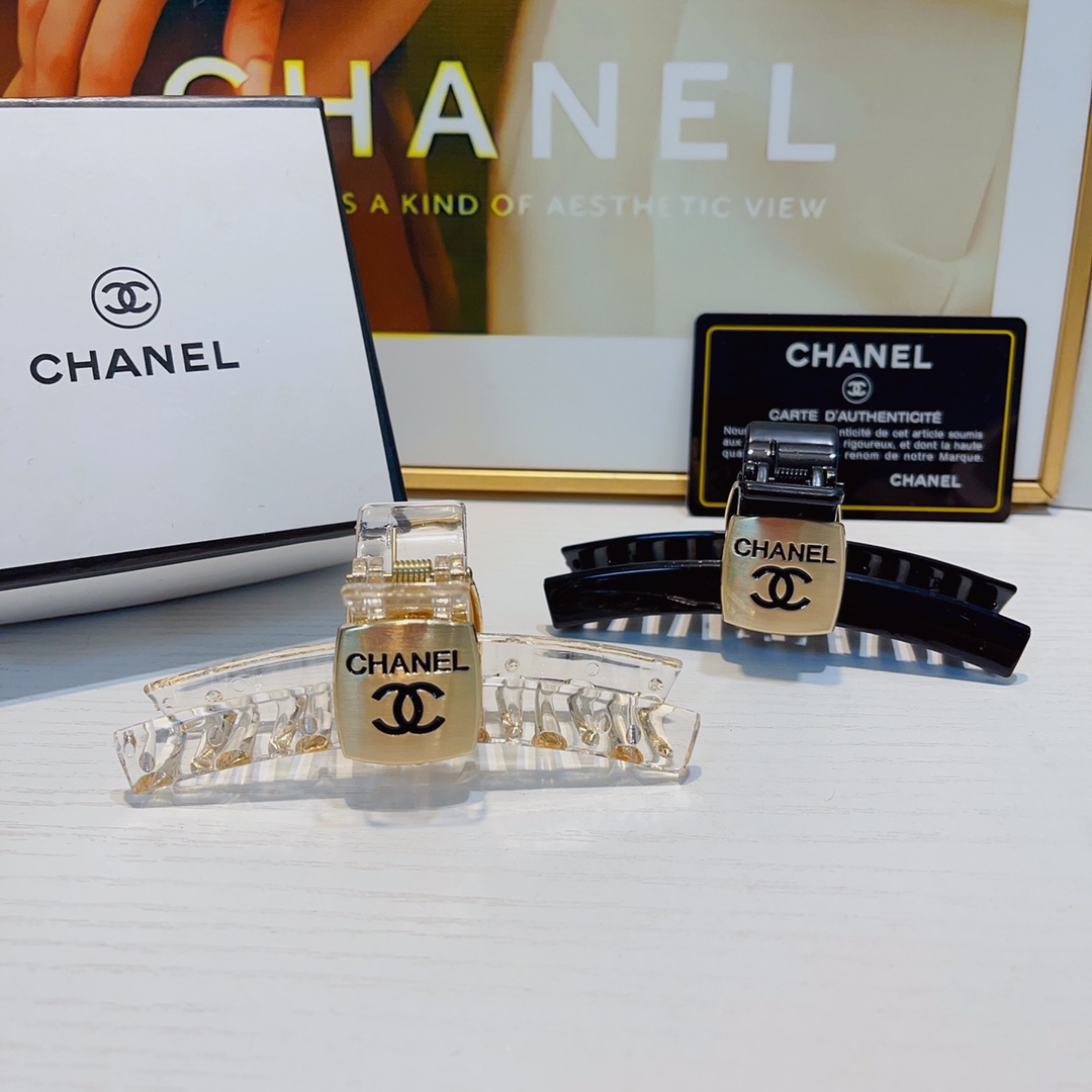 NO:279884,Chanel Xiaoxiang Chanel clip new logo clip versatile temperament, daily exquisite items, must-have items for fairies, treasure style, recommended style for closed eyes (single) hair accessories, hairpins, chanel, hairpins19860909Chanel小香 Chanel抓夹 新款logo抓夹 气质百搭 日常精致小单品 小仙女必入单品 宝藏款 闭眼入推荐款（单个）发饰,发夹,chanel,hairpins,accessory