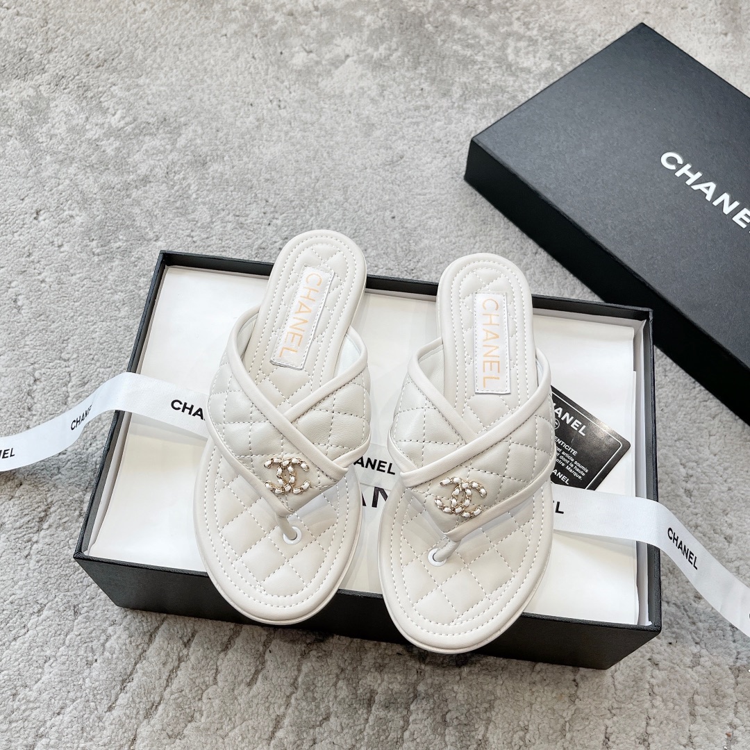 CHANEL тапкі з цялячай скуры, робяць ногі светлымі, элегантны фасон