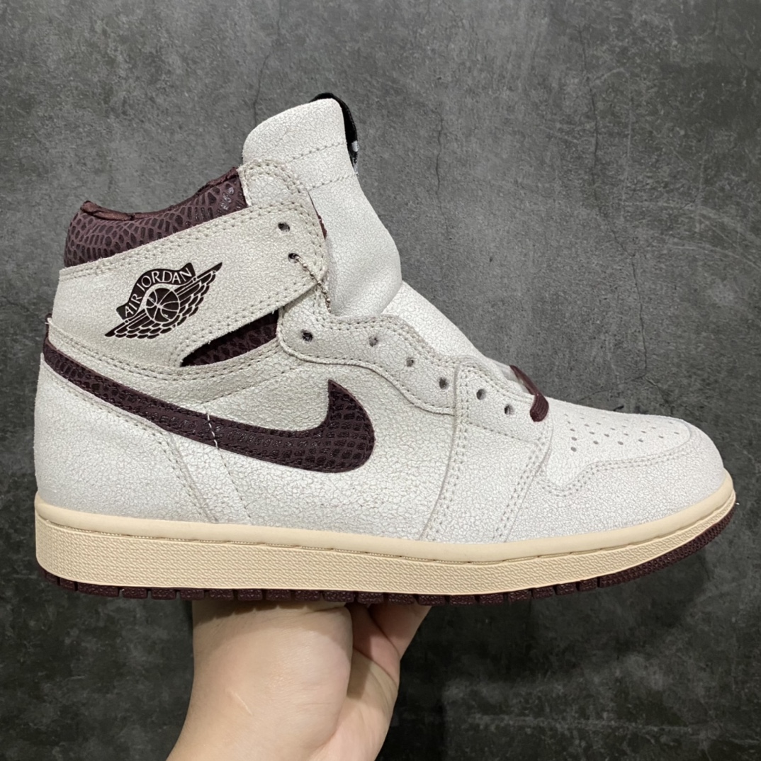 【莞产裁片】A Ma Maniere x Air Jordan 1 HighAMM x AJ1蛇纹龟裂 DO7097-100n除了ljr外市场最顶的一个版本n历时数月开发 原鞋比对匹配率99%n原楦原纸板 打造原鞋一致的鞋型n原厂龟裂皮料 飞翼3D高频 原厂模具鞋盒 防尘纸  塑料外壳均采购来自原厂所有细节经得起推敲 经得起对比 全码补齐供应 Size：40.5 41 42 42.5 43 44 44.5 45 46 47.5-莆田鞋批发中心