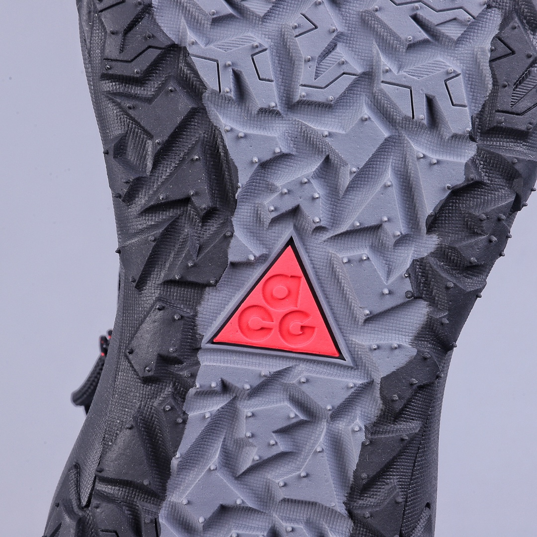 200 Nike ACG Mountain Fly Low “Fossil Stone” DQ7947-007