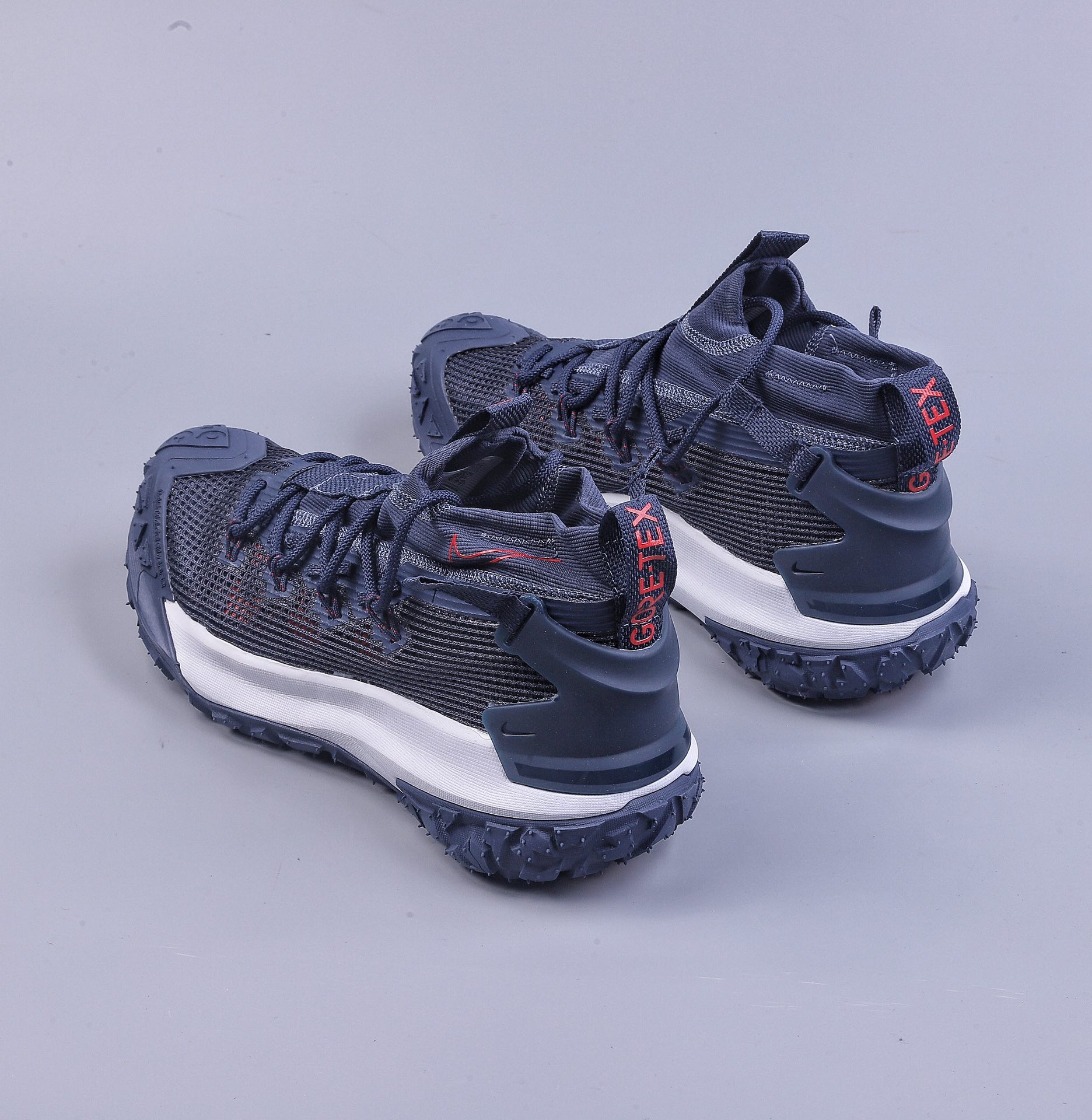 200 Nike ACG Mountain Fly Low “Fossil Stone”  DQ7947-015