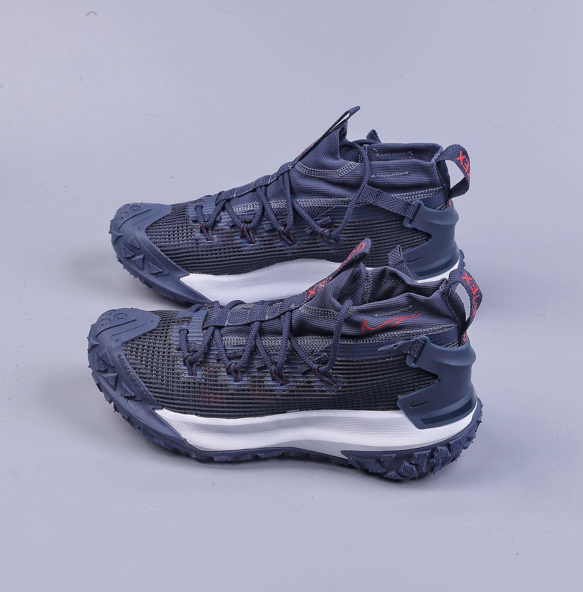 200 Nike ACG Mountain Fly Low “Fossil Stone”  DQ7947-015