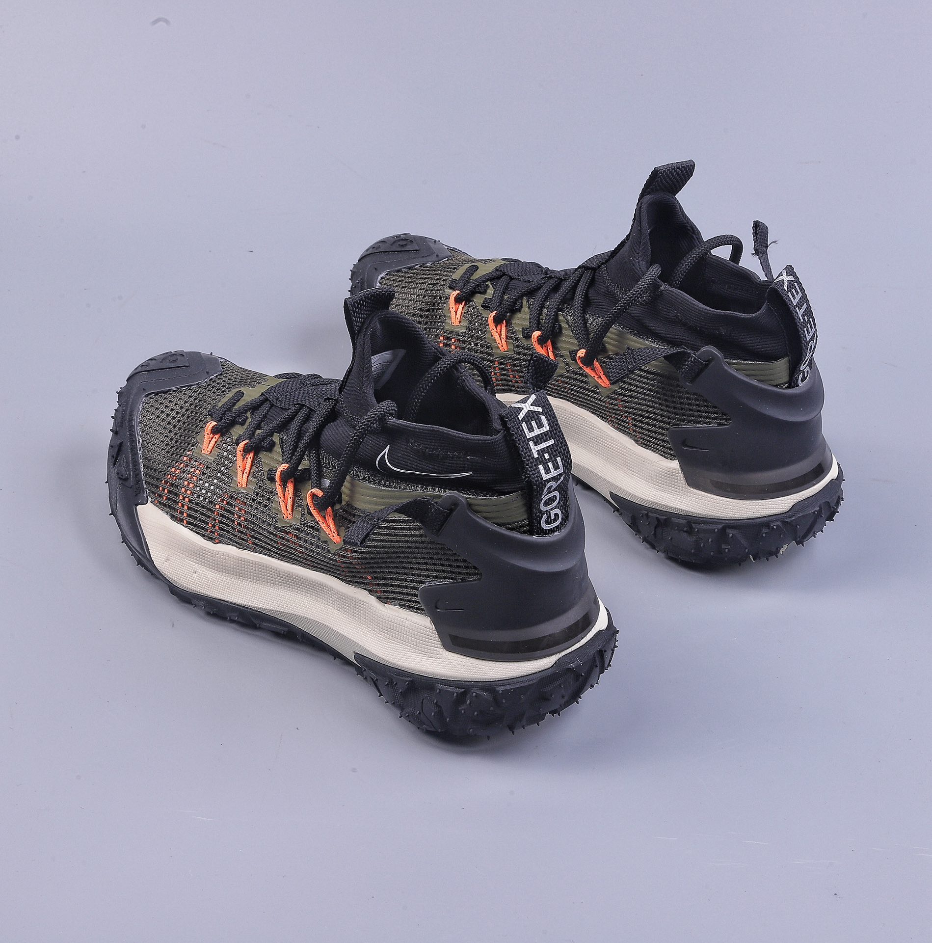 200 Nike ACG Mountain Fly Low “Fossil Stone”  DQ7947-009
