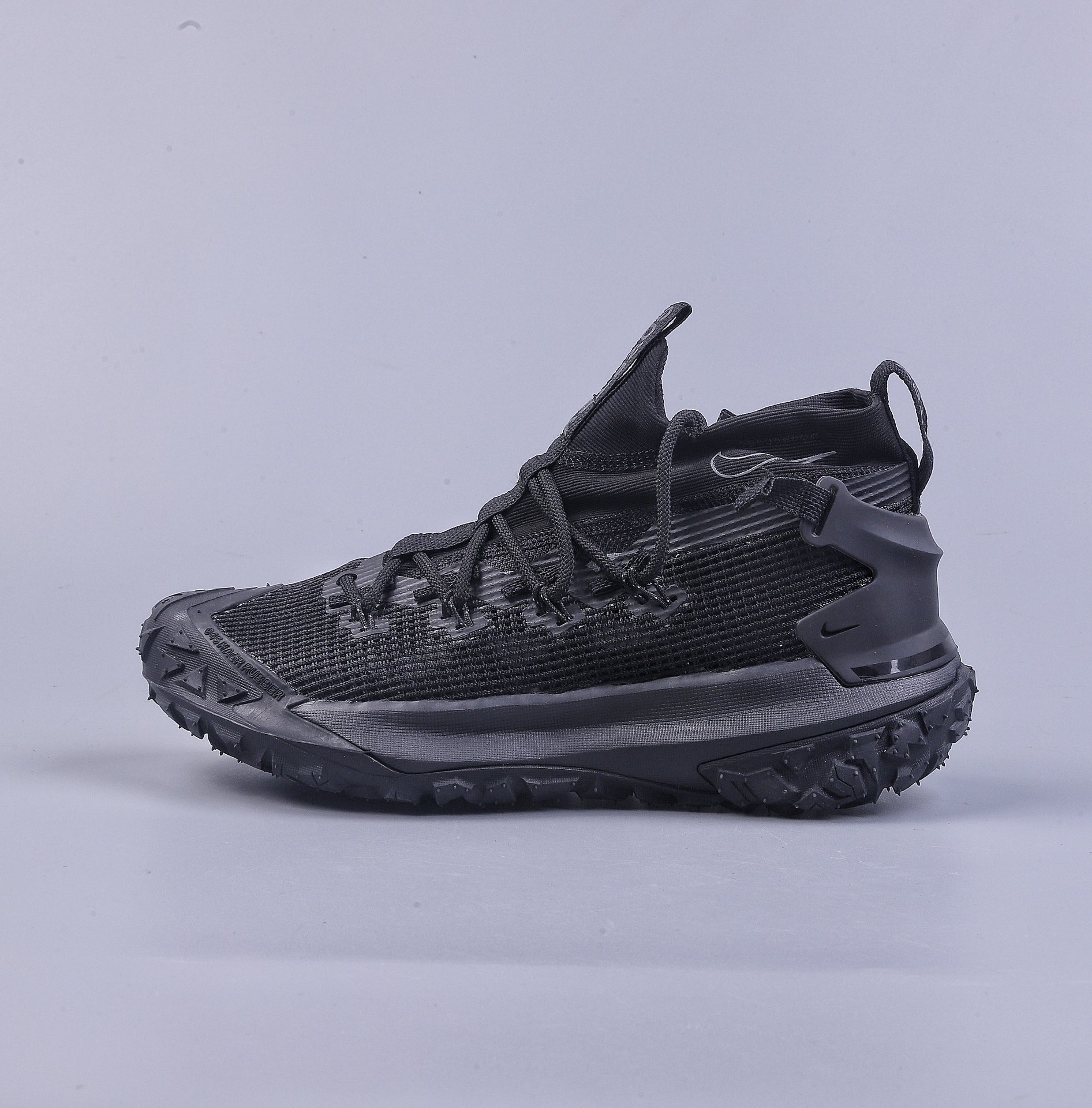 200 Nike ACG Mountain Fly Low “Fossil Stone”  DQ7947-002