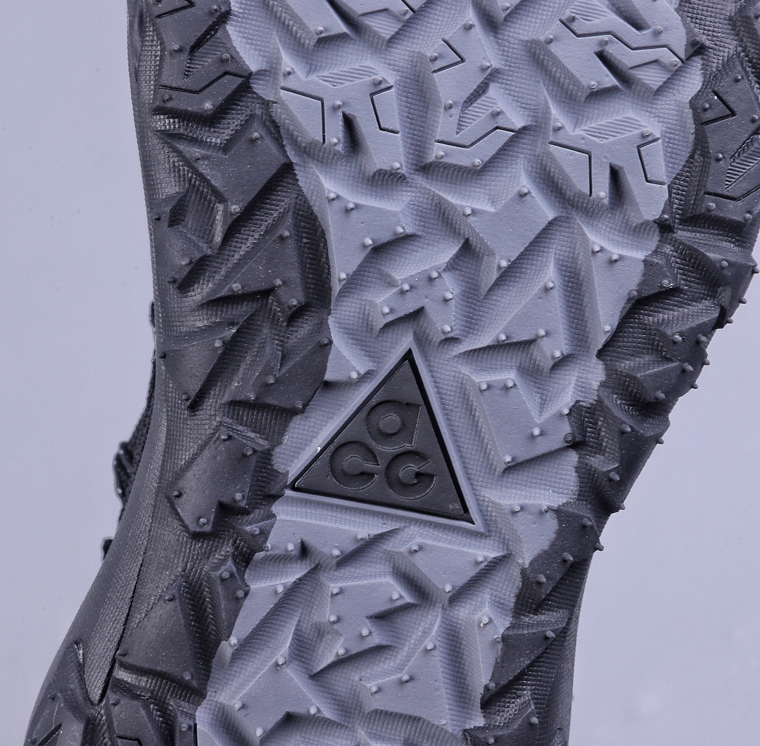 200 Nike ACG Mountain Fly Low “Fossil Stone”  DQ7947-002