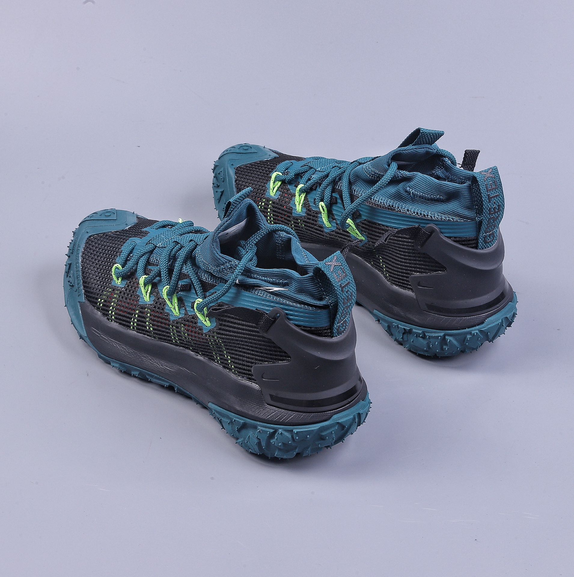 Nike ACG Mountain Fly Low “Fossil Stone”  DQ7947-004