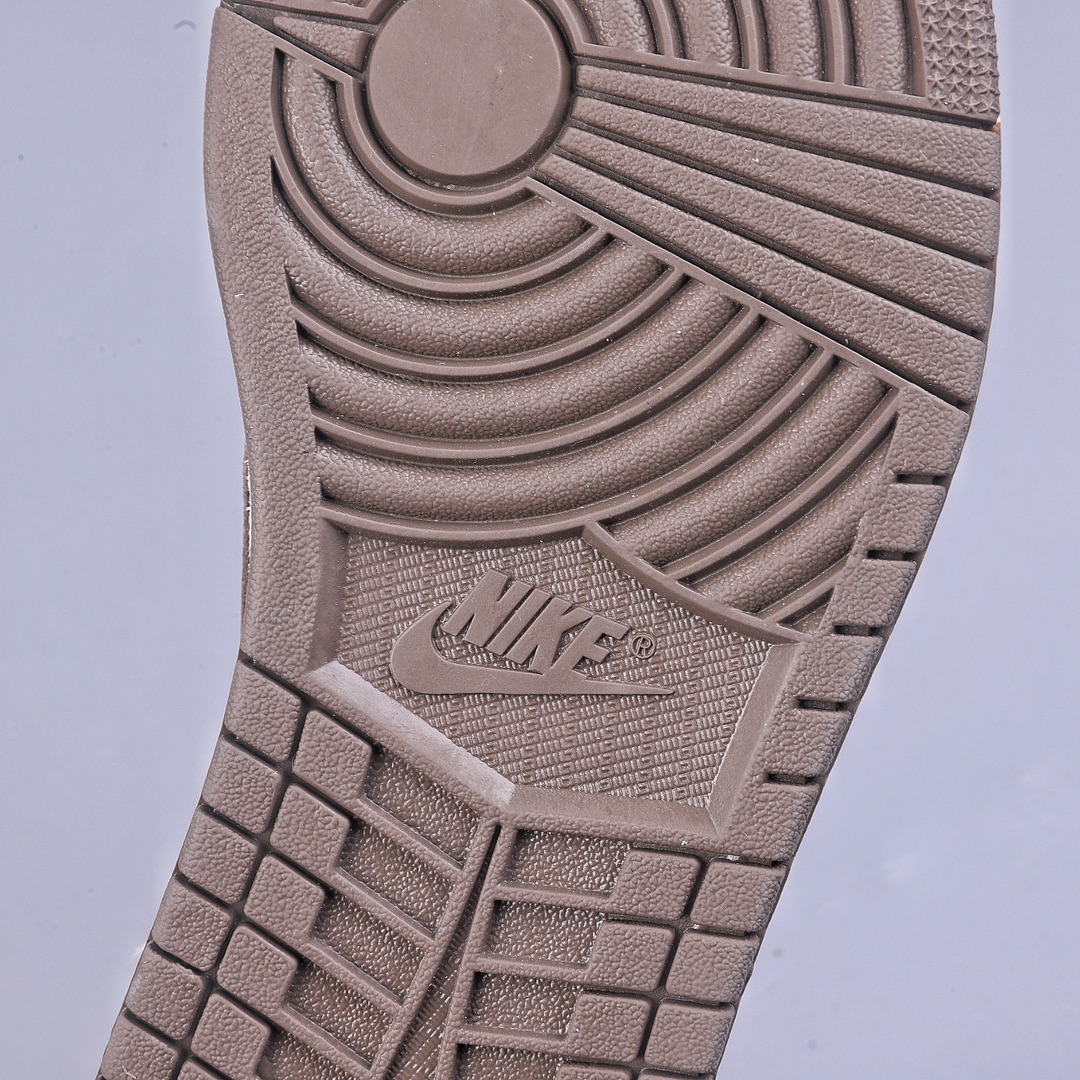 220 Travis Scott x Fragment x Air Jordan 1 Low TS联名倒勾低帮板鞋  DM7866-902