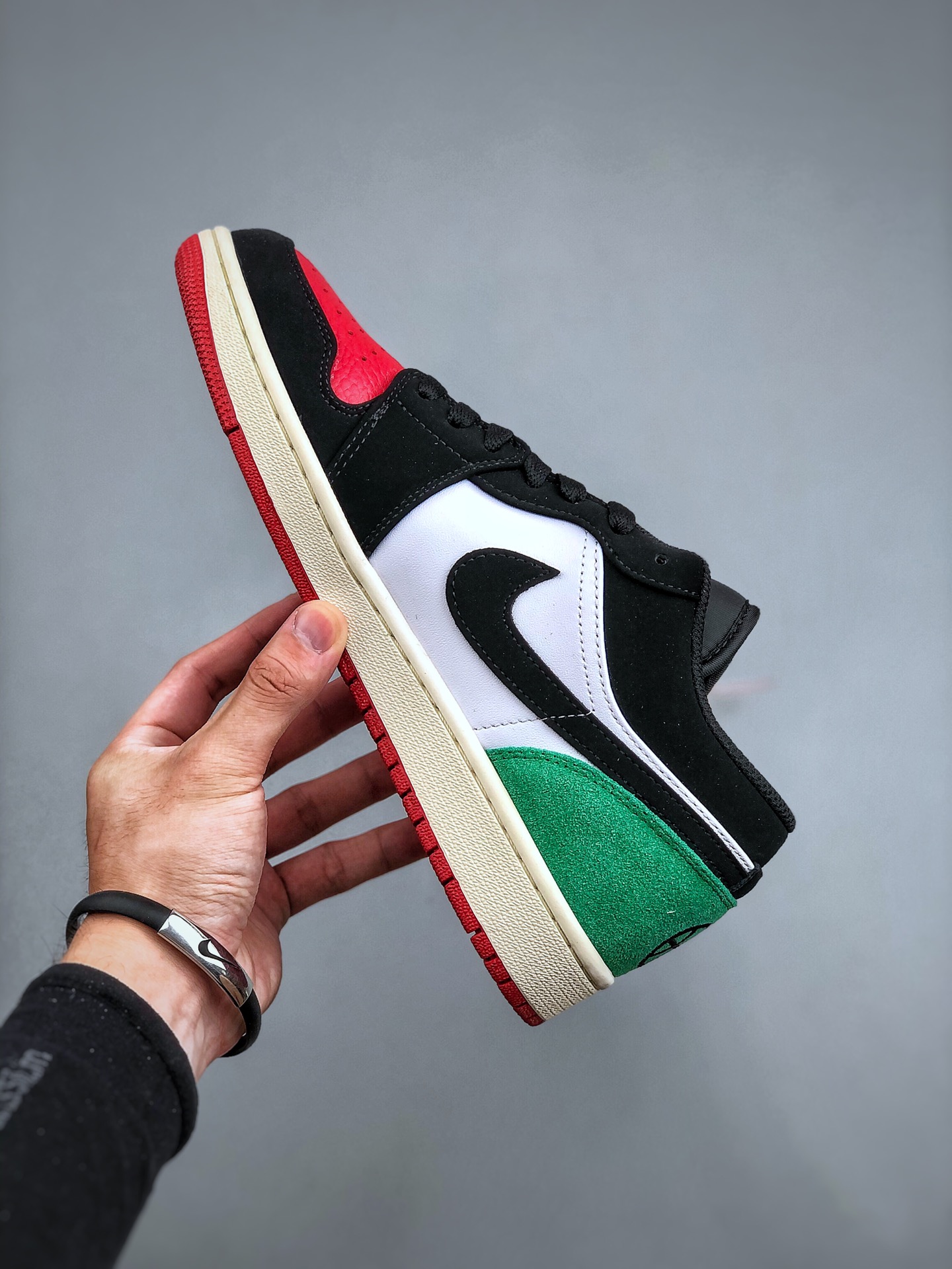 篮球鞋, 球鞋, Quai 54, Jordan Air Jordan 1Low“Quai 54”, FQ6703-100, Air Jordan 1 - 乔丹 Jordan Air Jordan 1Low“Quai 54” 耐磨透气 低都 复古篮球鞋 男款 黑白红 FQ6703-100