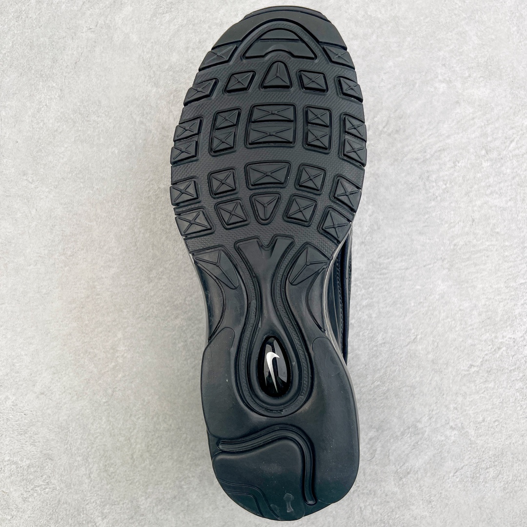 图片[9]-＃纯原 Supreme x NK Air Max 98 TL SP 系列低帮经典复古百搭休闲运动气垫慢跑鞋 Sup联名 DR1033-001 Supreme x Air Max 98 TL 最新联名鞋款正式登场！继合作发布 SB Blazer Mid 之后，Supreme 与 NK 再度为 2022 秋季带来联名新作，共同打造 Air Max 98 TL 全新联名鞋款。本次联名鞋款共推出黑色、白色、粉色与棕色四种选择，鞋面采用合成皮革与针织网眼构成，搭配反光 TPU 覆盖层提升视觉层次。鞋侧迷你 Swoosh Logo、鞋跟变形的 Supreme 字样以及鞋带皆配备反光元素，最后搭载 Air Max 98 经典的全掌外露 Air 气垫以及橡胶外底完成设计。尺码：36 36.5 37.5 38 38.5 39 40 40.5 41 42 42.5 43 44 44.5 45-选品中心