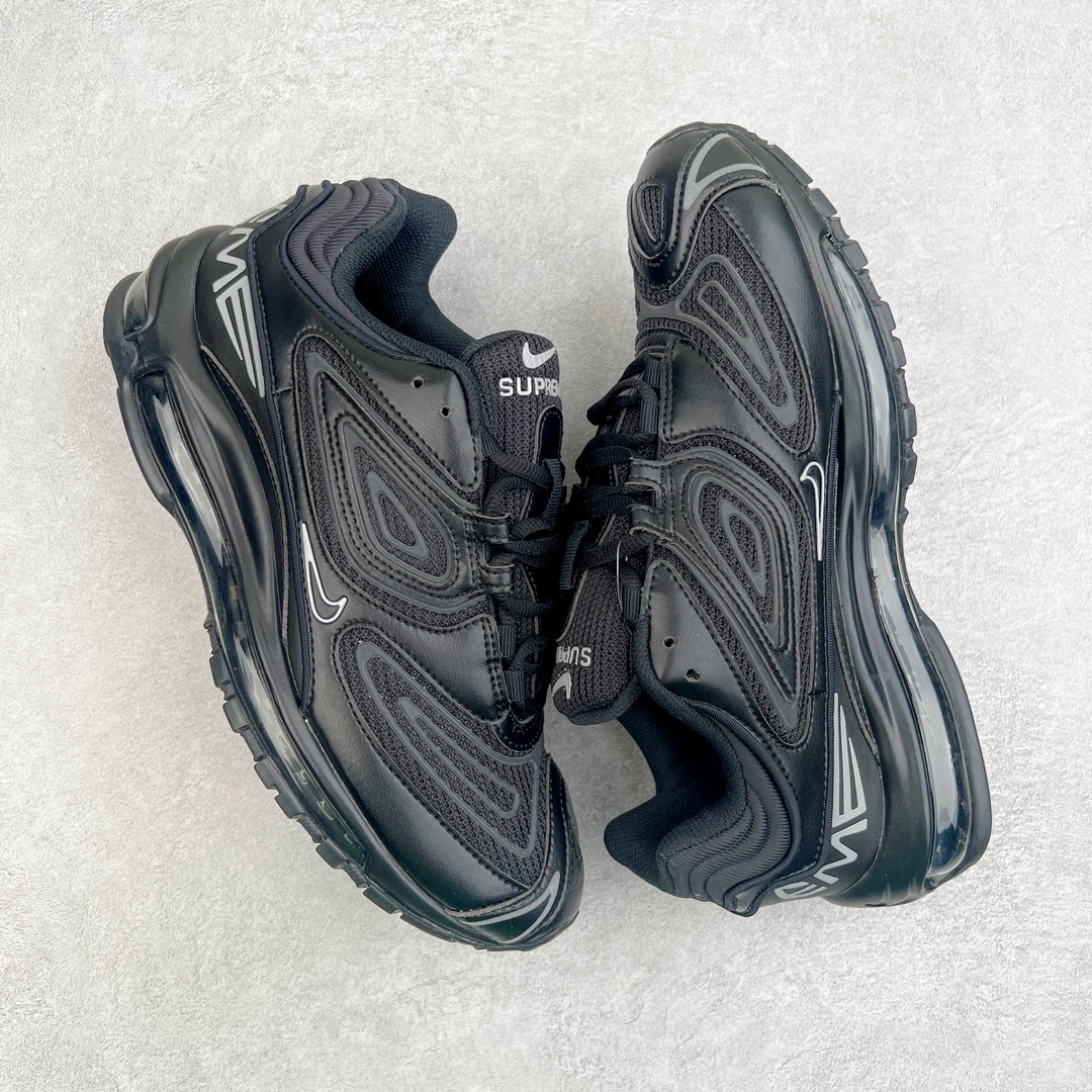 图片[3]-＃纯原 Supreme x NK Air Max 98 TL SP 系列低帮经典复古百搭休闲运动气垫慢跑鞋 Sup联名 DR1033-001 Supreme x Air Max 98 TL 最新联名鞋款正式登场！继合作发布 SB Blazer Mid 之后，Supreme 与 NK 再度为 2022 秋季带来联名新作，共同打造 Air Max 98 TL 全新联名鞋款。本次联名鞋款共推出黑色、白色、粉色与棕色四种选择，鞋面采用合成皮革与针织网眼构成，搭配反光 TPU 覆盖层提升视觉层次。鞋侧迷你 Swoosh Logo、鞋跟变形的 Supreme 字样以及鞋带皆配备反光元素，最后搭载 Air Max 98 经典的全掌外露 Air 气垫以及橡胶外底完成设计。尺码：36 36.5 37.5 38 38.5 39 40 40.5 41 42 42.5 43 44 44.5 45-选品中心