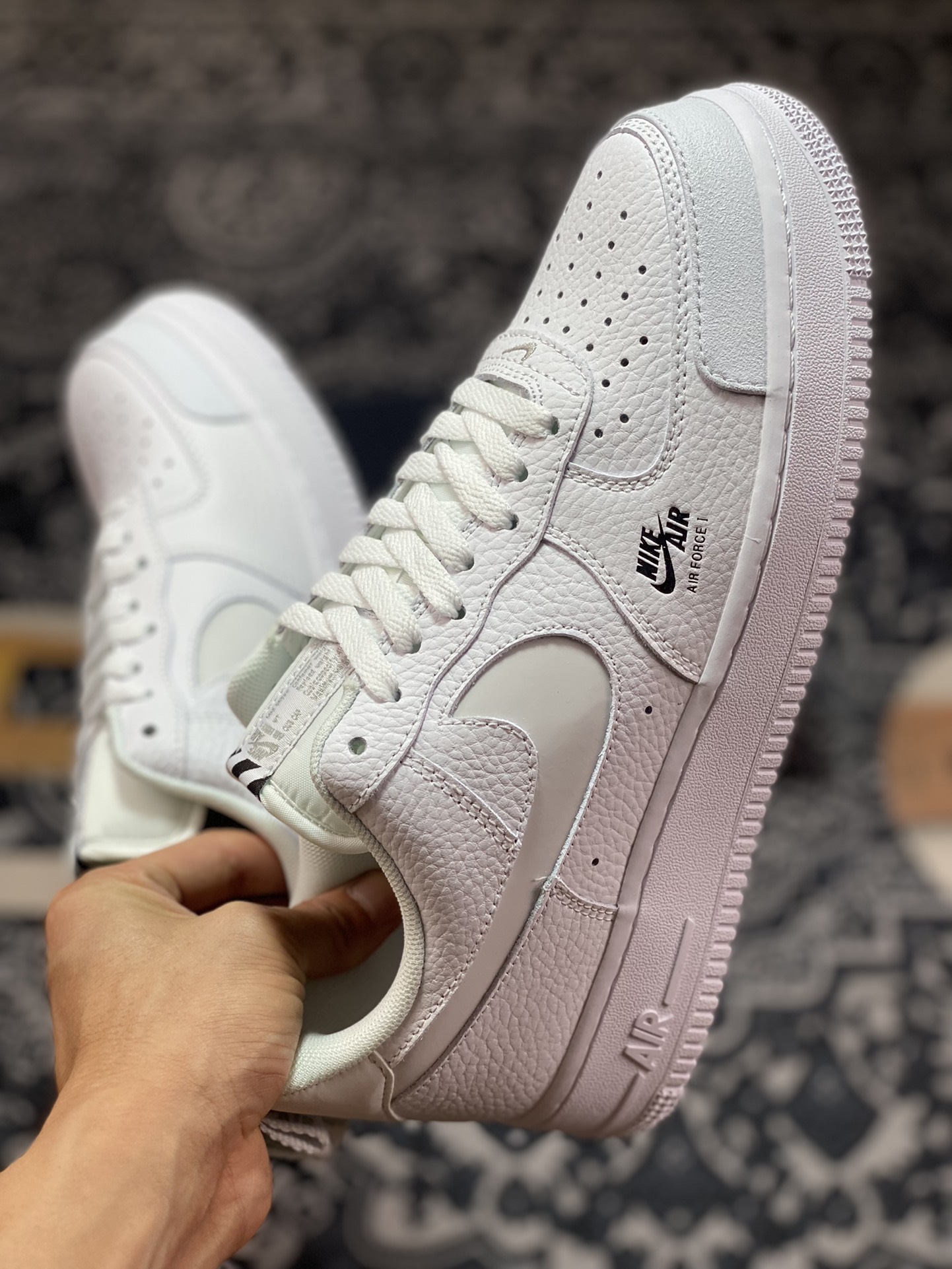 200 Nike Air Force 1 ′07 Low Premium ”White/black”空军一号板鞋“皮革白黑3M钩”CV3039-100