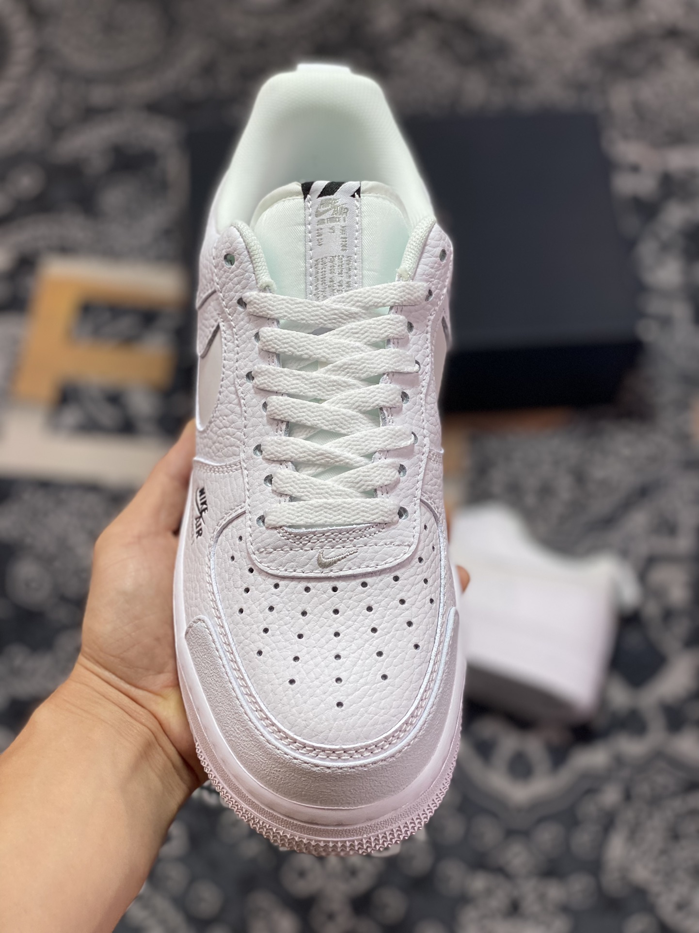 200 Nike Air Force 1 ′07 Low Premium ”White/black”空军一号板鞋“皮革白黑3M钩”CV3039-100
