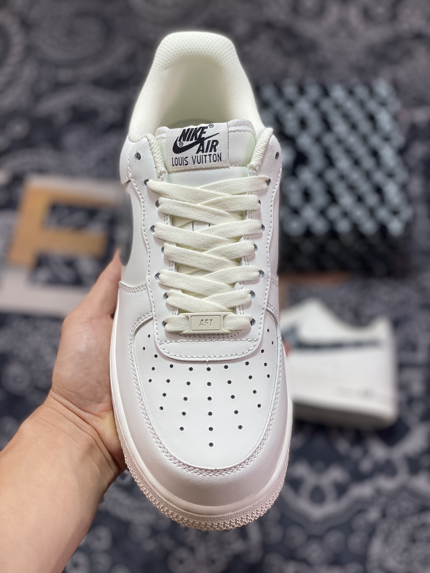 240 Louis Vuitton x Nike Air Force 1'07 LV8 Low”White/Black Monogram”空军一号板鞋“皮革米白黑灰LV老花钩子”KV3696-660