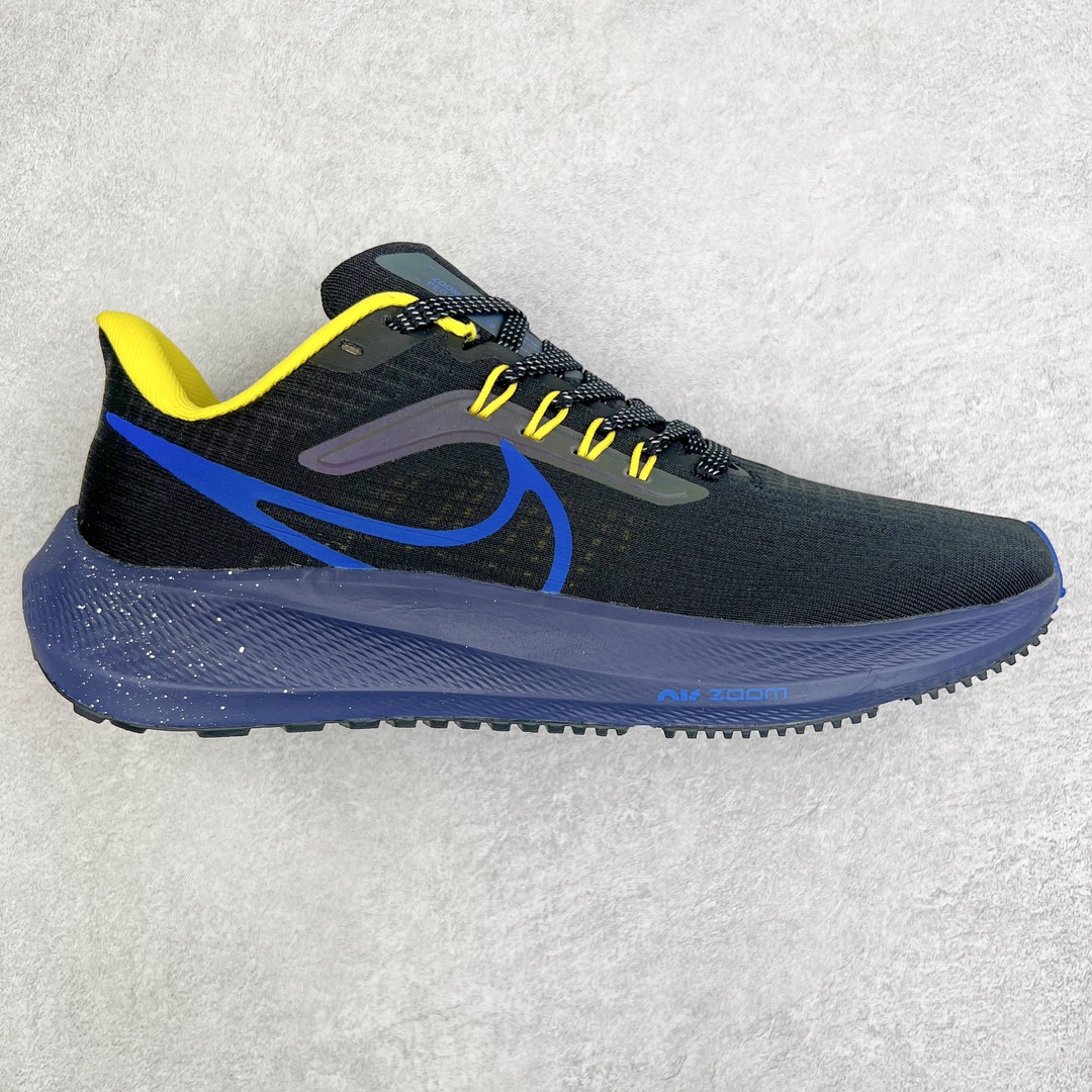 ＃长期补货 超级跑量神器 NK Zoom Pegasus 39 登月39代系列 网纱透气缓震疾速跑鞋 中底内置Zoom Air 气垫 假一赔十 工厂个位数利润 淡季生产只为养工人 焕新升级 助力攻克湿滑的跑步征程 外底设计结合凹槽 铸就非凡抓地力 粘性橡胶助力提供非凡抓地力 合成材质与织物包覆双足 营造如袜子般透气舒适的穿着体验 传统鞋带系统易于调节 塑就个性化贴合体验 尺码：36 36.5 37.5 38 38.5 39 40 40.5 41 42 42.5 43 44 44.5 45-选品中心
