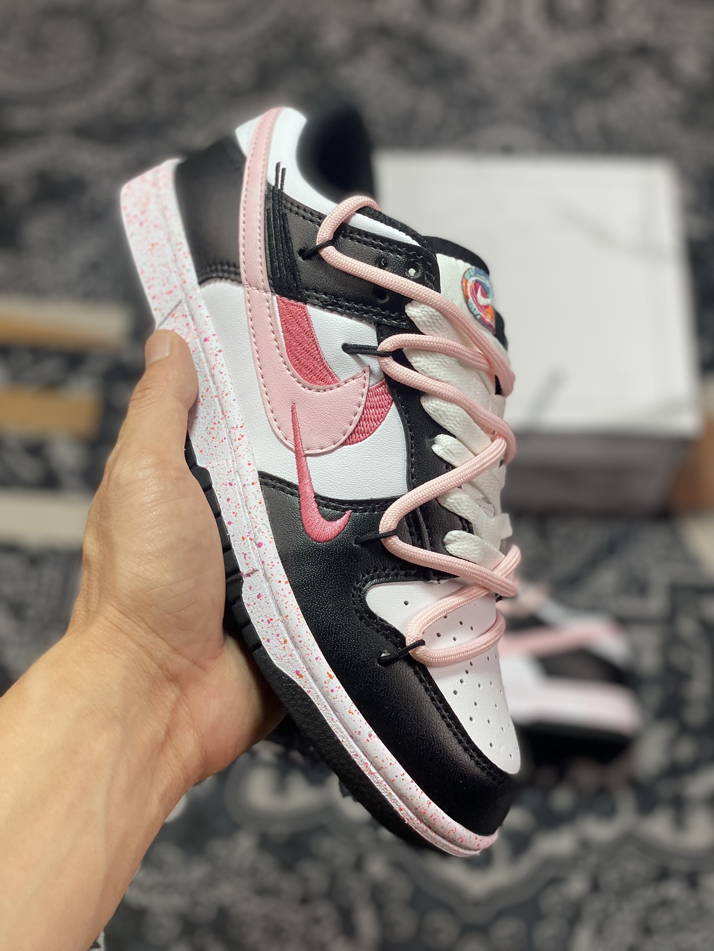240 Nike SB Dunk Low”Multi-Color/Swoosh”扣篮系列低帮板鞋“熊猫黑白淡粉绑绳三钩子”FD4623-131