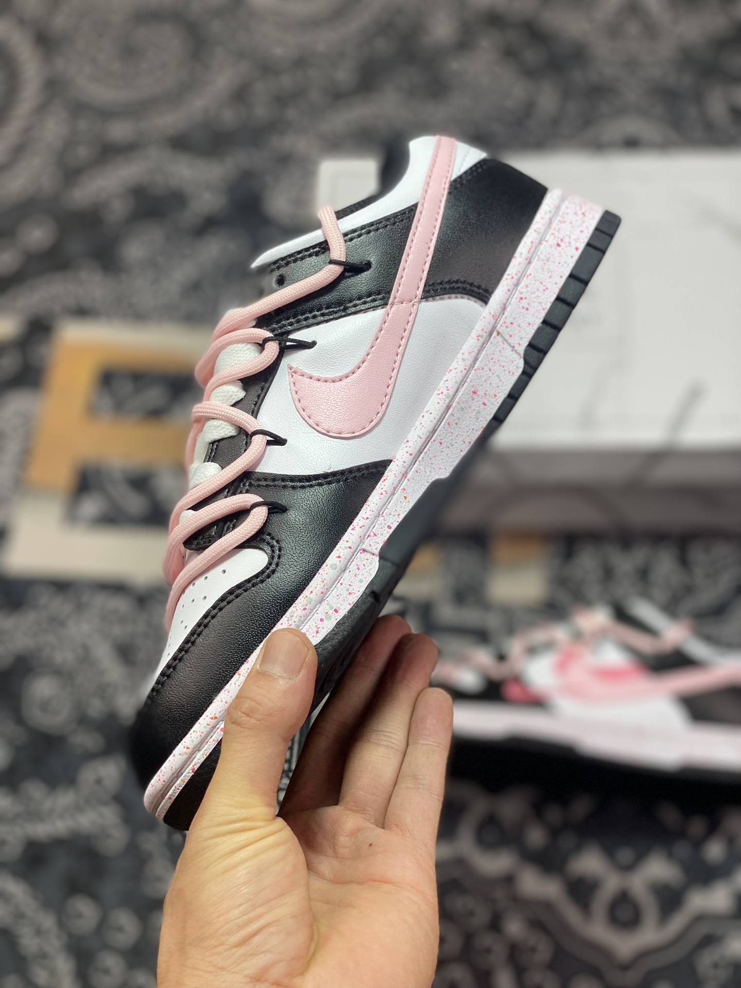 240 Nike SB Dunk Low”Multi-Color/Swoosh”扣篮系列低帮板鞋“熊猫黑白淡粉绑绳三钩子”FD4623-131