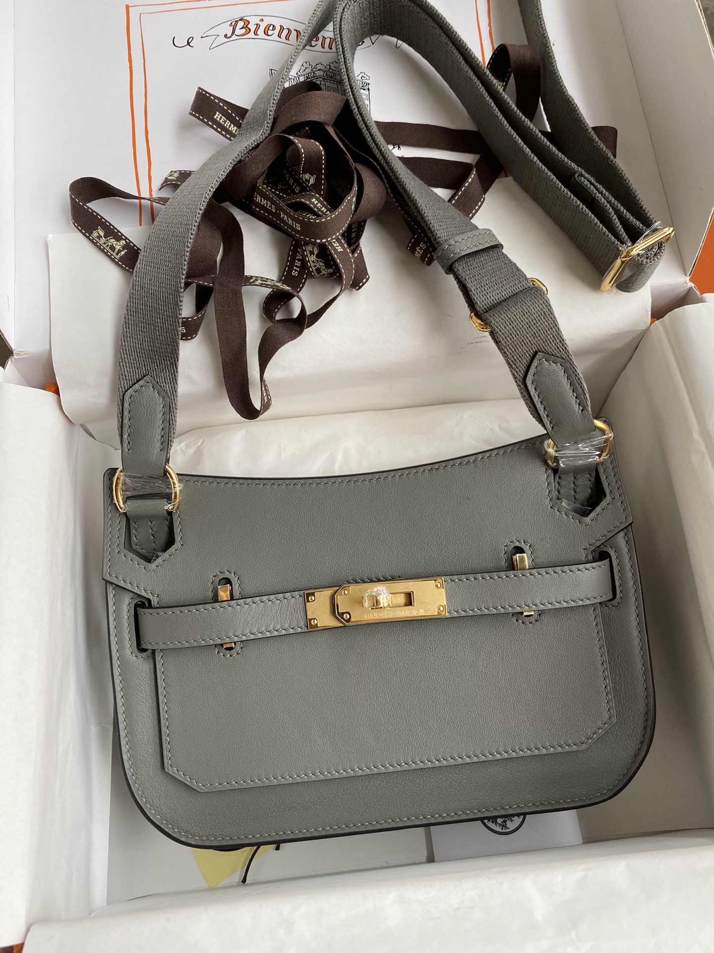 NO:812001,Jysiere mini bag mini gypsy 22cm imported Swift leather cumulonimbus gray gold buckle,Hermes,hermes,stuart weitzman,Hermes,19860909Jysiere mini bag迷你吉普赛 22cm 进口Swift皮 积雨云灰 金扣,爱马仕,hermes,stuart weitzman,Hermes,,Bag