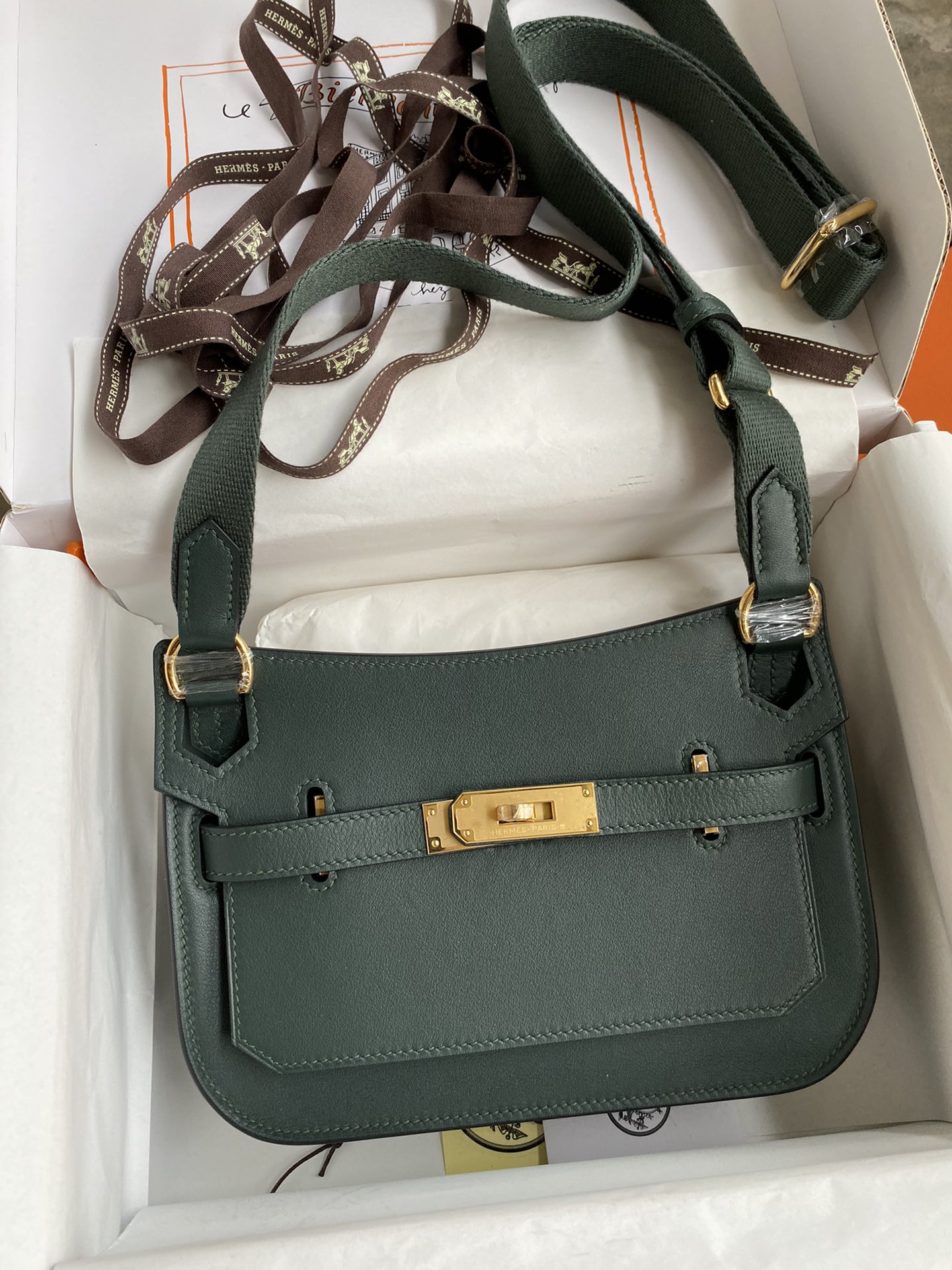NO:811984,Jysiere mini bag mini gypsy 22cm imported Swift leather Rousseau green gold buckle, Hermes, hermes, stuart weitzman, Hermes,19860909Jysiere mini bag迷你吉普赛 22cm 进口Swift皮 卢梭绿 金扣,爱马仕,hermes,stuart weitzman,Hermes,,Bag