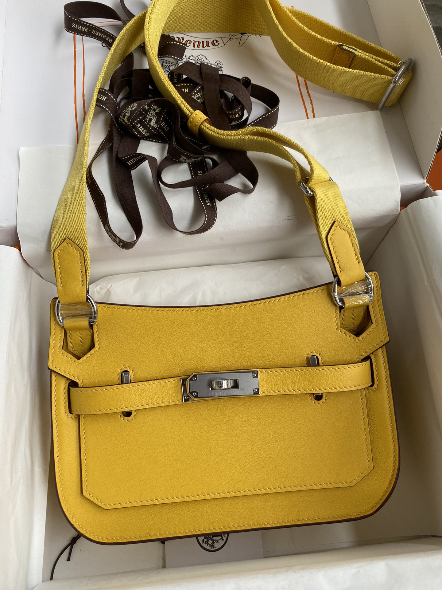 NO:811979,Jysiere mini bag mini gypsy 22cm imported Swift leather amber yellow silver buckle, Hermes, hermes, stuart weitzman, Hermes,19860909Jysiere mini bag迷你吉普赛 22cm 进口Swift皮 琥珀黄 银扣,爱马仕,hermes,stuart weitzman,Hermes,,Bag