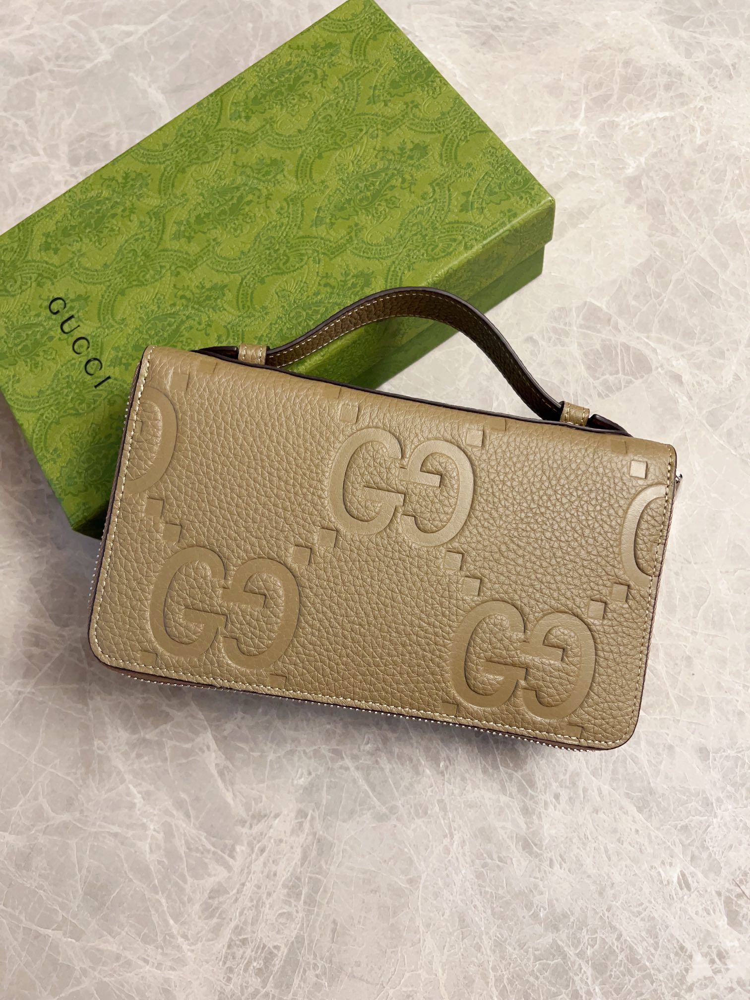 NO:673318,The new GG Ophidia new super double G series double zipper handbag/pressed G original leather is shipped!  Size 21.5x14x4.5cm, model 751760, Gucci wallet, gucci, wallets19860909新款GG Ophidia全新超级双G系列双拉链手包/压G原厂皮出货！尺寸21.5x14x4.5cm,型号751760,Gucci钱包,gucci,wallets,欧美剧