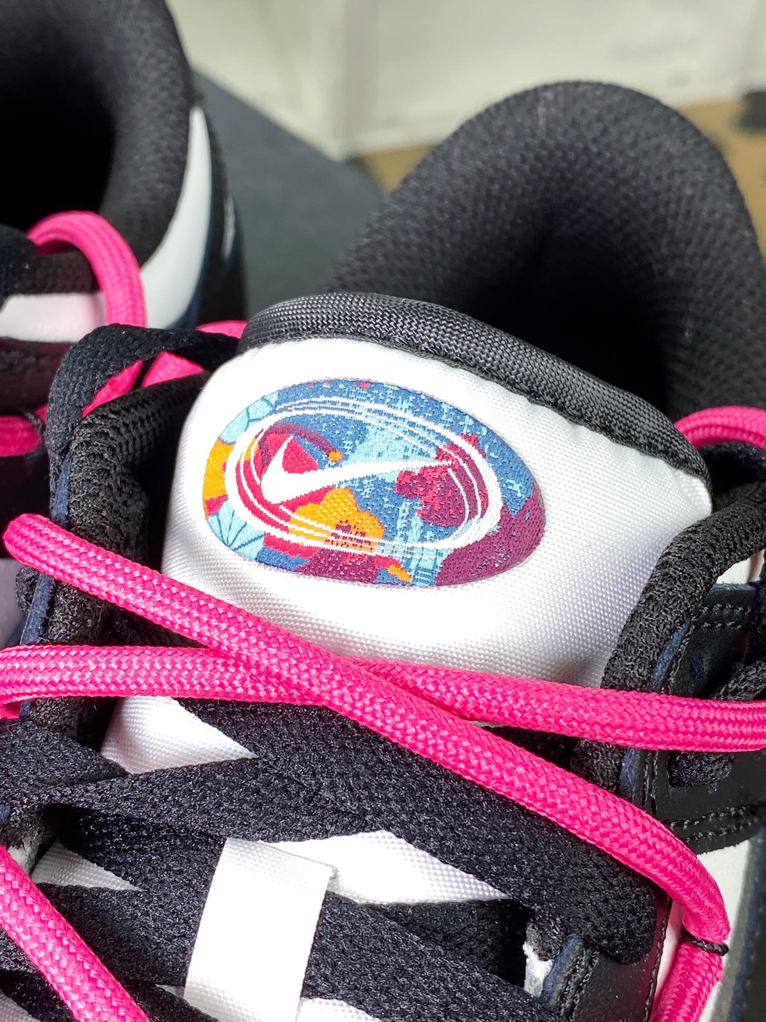 SB Dunk Low ”Multi-Color/Swoosh” dunk series low-top sneakers ”black and white pink tied rope three hooks” FD4623-134