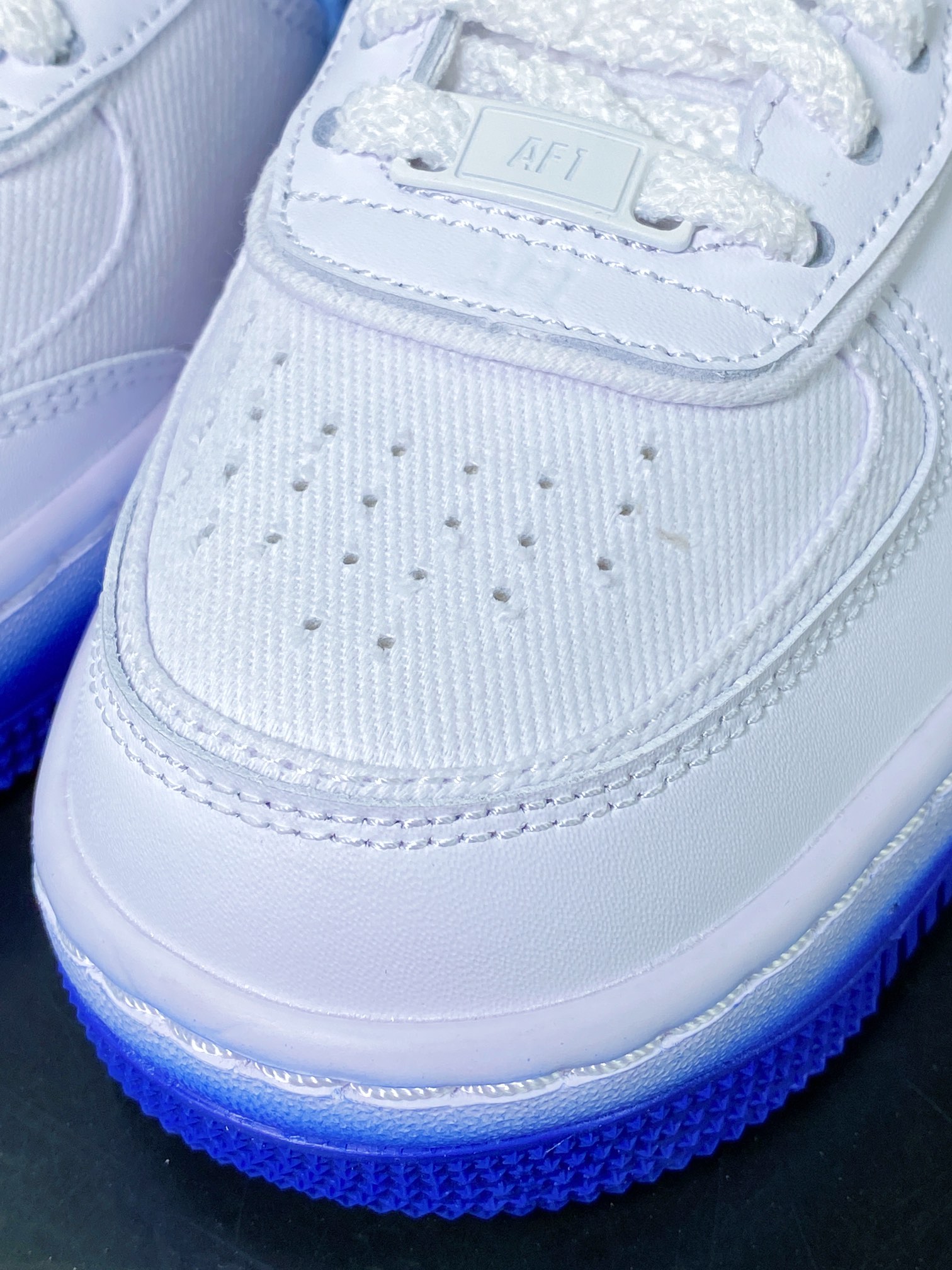 WMNS Air Force 1 Shadow ”Blue Chenille” Air Force 1 lightweight high-rise low-top versatile sneakers ”white and blue fluffy gradient blue bottom” FJ4567-100