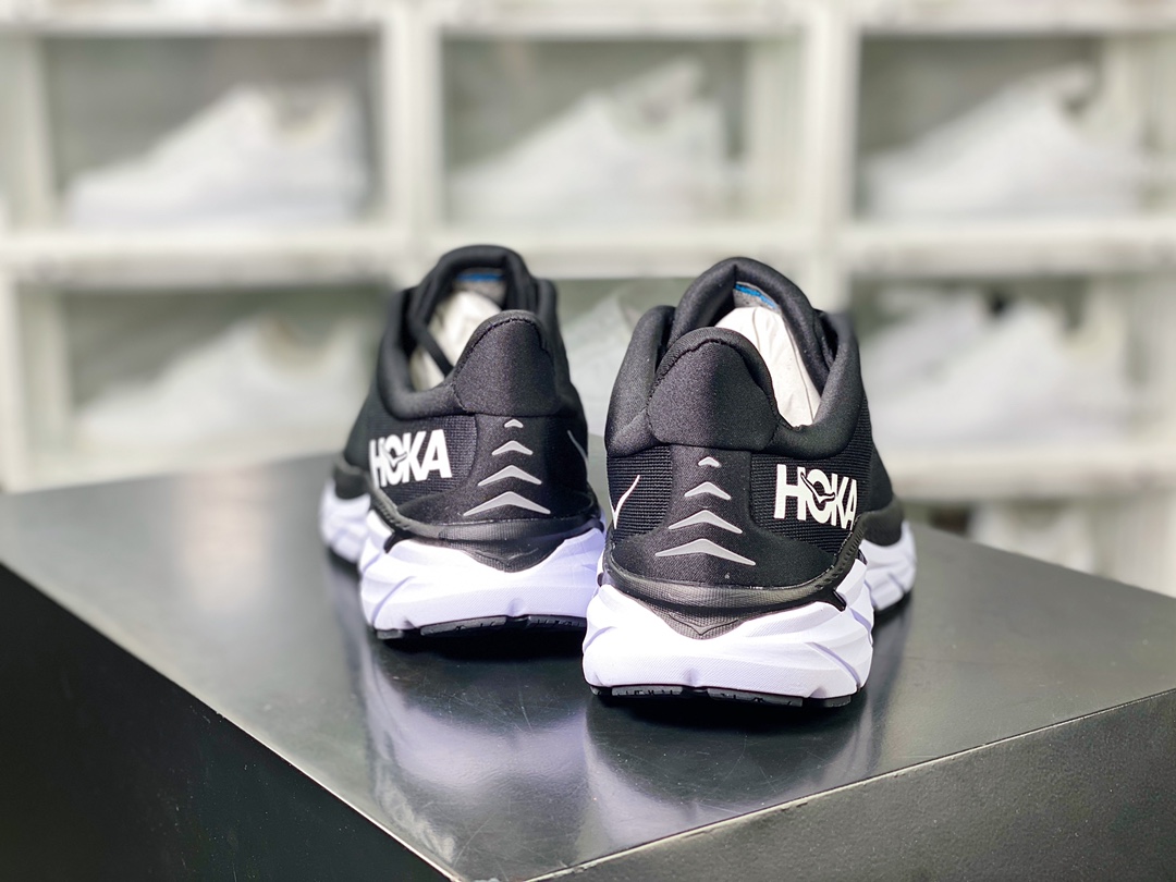 HOKA ONE ONE Bondi 8 Low series low-cut thick-soled lightweight casual sports jogging shoes ”Mesh black and white LOGO” 1127952/BWHF