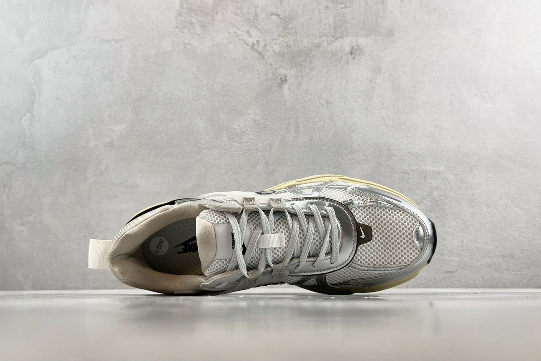 200 Nike V2K Run Runtekk ”Summit White Metallic Silver”白银 FD0736-100