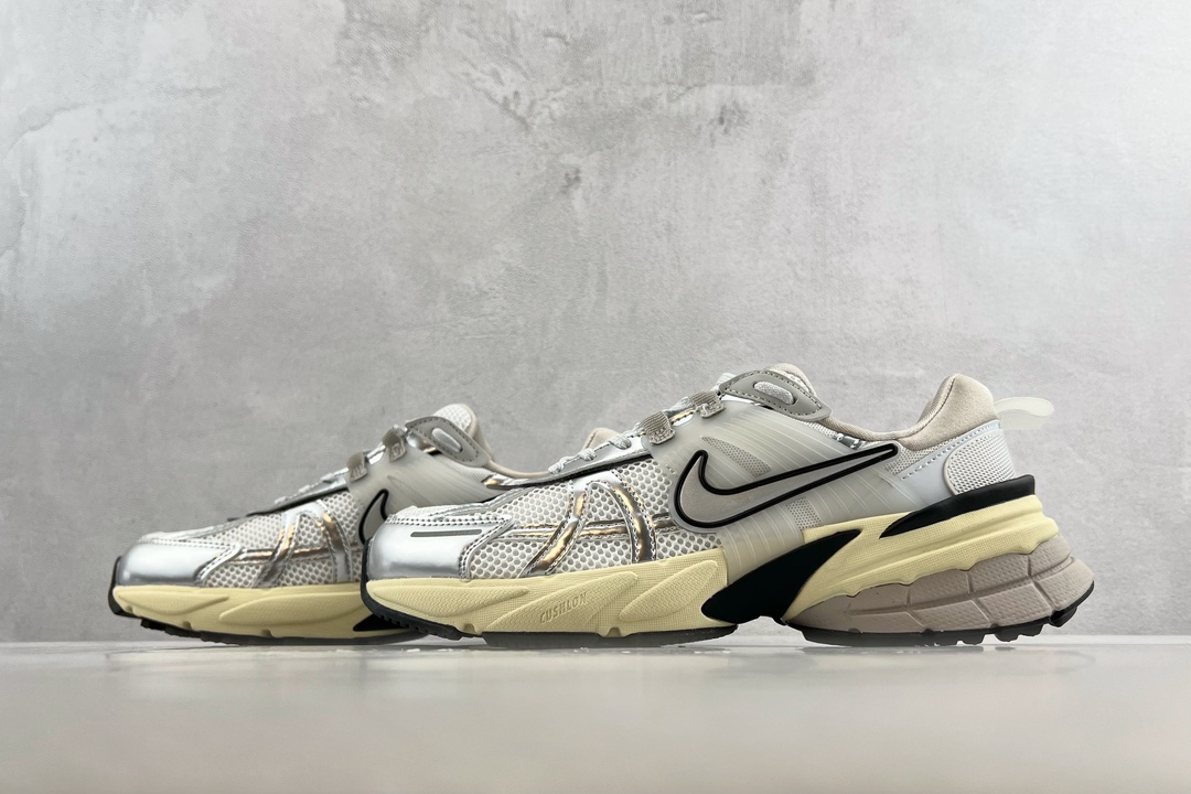200 Nike V2K Run Runtekk ”Summit White Metallic Silver”白银 FD0736-100