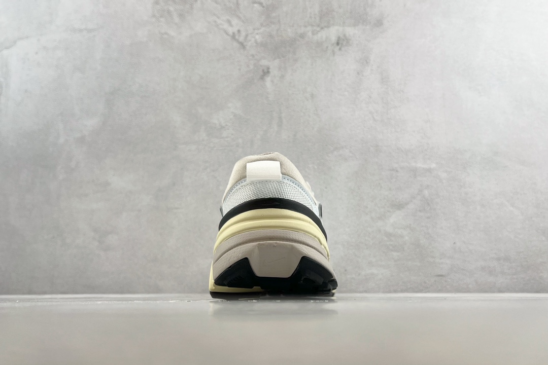 200 Nike V2K Run Runtekk ”Summit White Metallic Silver”白银 FD0736-100