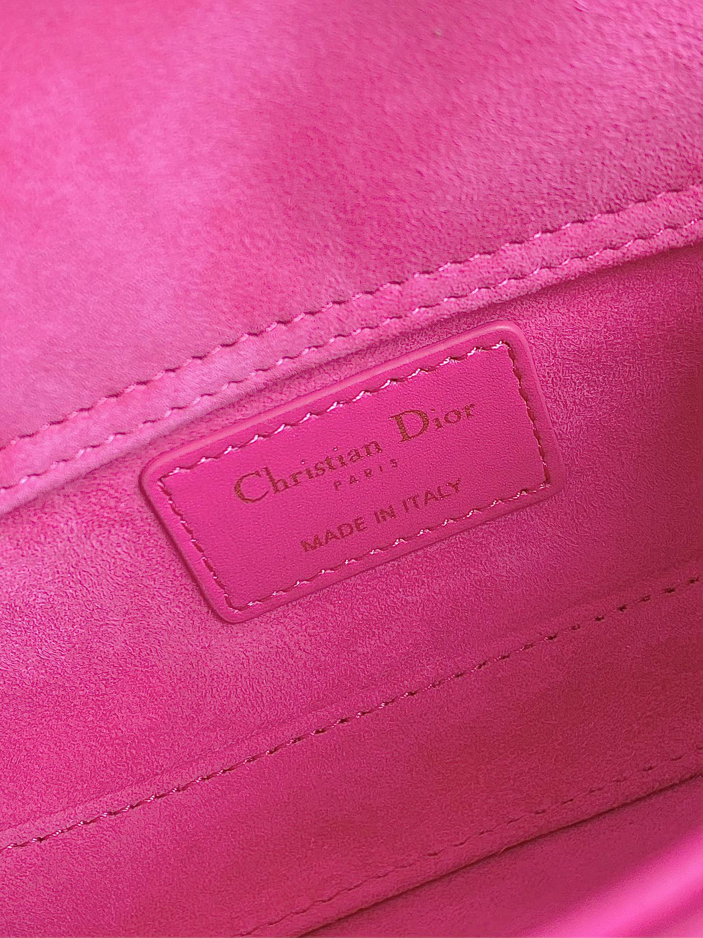Dior 火龙果 超迷你𝗗-𝗝𝗼𝘆 𝗯𝗮𝗴七夕爱心款 果然就是轮回 回归了一把中古戴妃长方包形