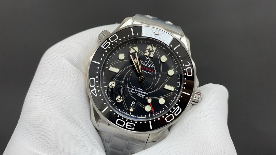 Omega 欧米茄 海马 女王密使 8800机