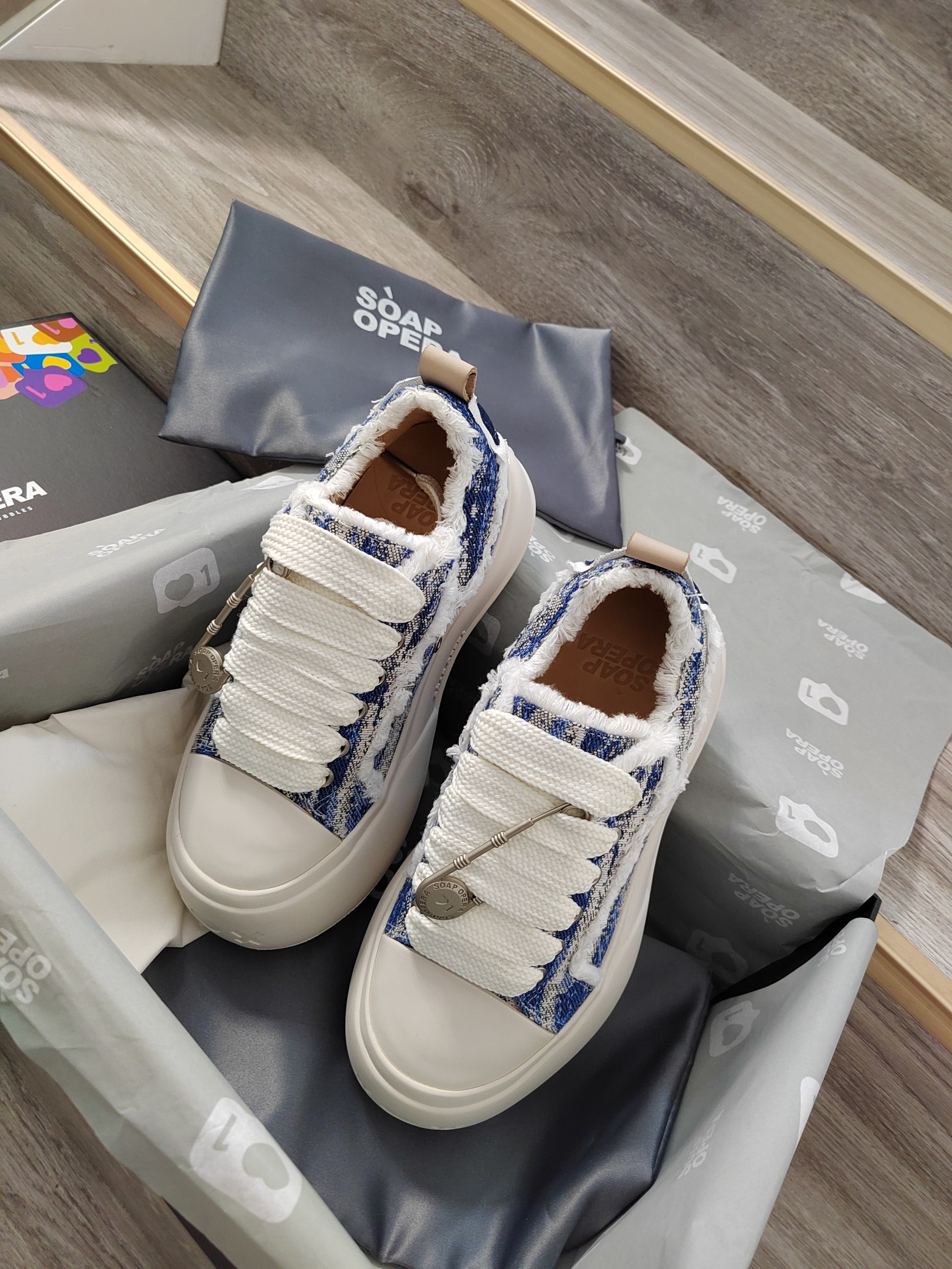 SOAP OPERA Bubble Shoes: Popular Choice Among Entertainment Celebrities - 图片 7