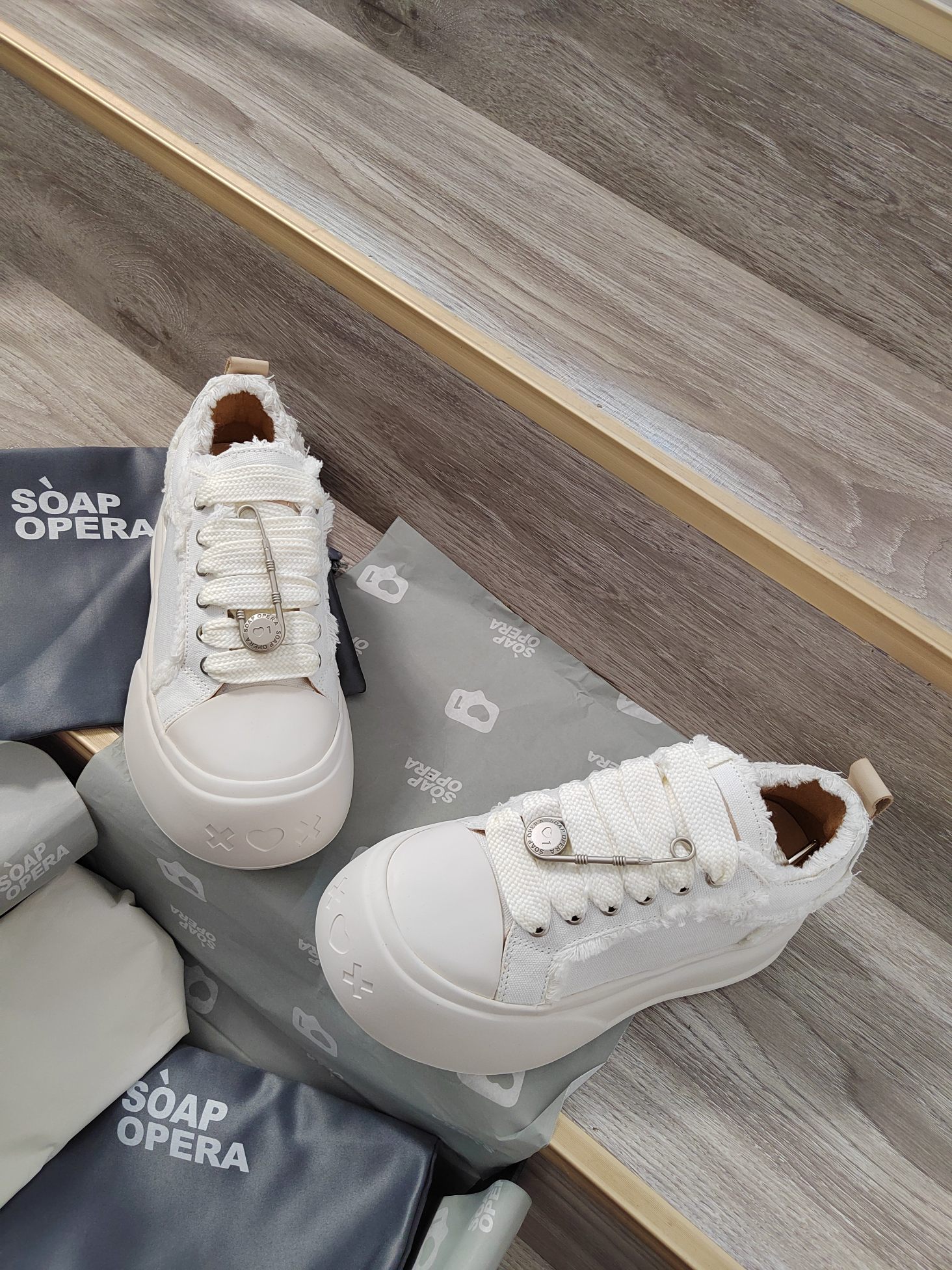 SOAP OPERA Bubble Shoes: Celebrity Favorite Footwear for Summer Fashion - 图片 3