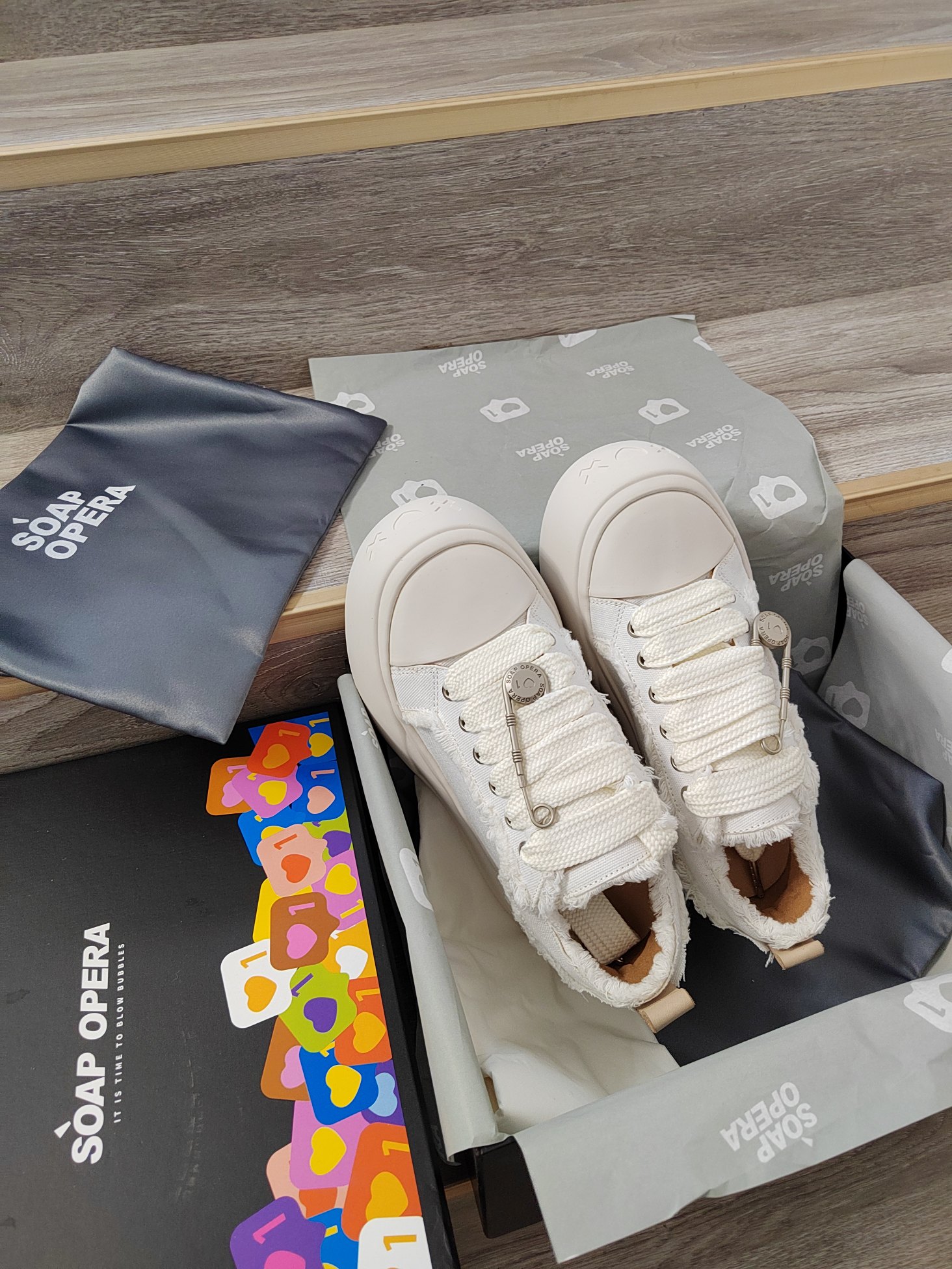 SOAP OPERA Bubble Shoes: Celebrity Favorite Footwear for Summer Fashion - 图片 8