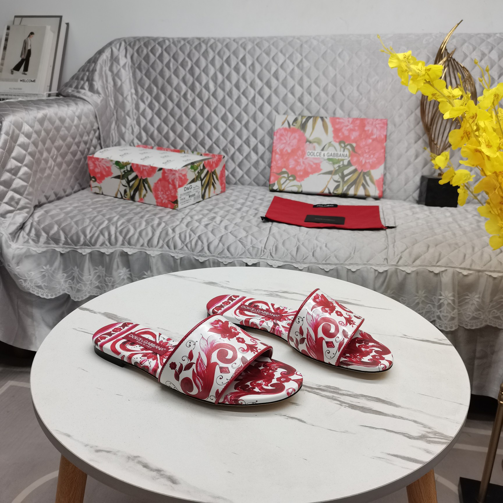 NO:405537,New - DG·Top High-level New 3D-printed popular flat-soled slippers, perfect details, footbed sheepskin (fine texture) Italian leather outsole, ultimate perfect reproduction 1 imported cowhide 3D printing 2 footbed sheepskin 3 soles AAA-grade genuine leather outsole 4Size34-43 (34 41 42 43 customized, non-return) 5 heels high flat-soled style 6Clour③ color, slippers, slippers, cowhide, sheepskin, Leather soles19860909上新-DG·顶级高版本 新款3D打印爆款平底拖鞋 细节处理完美 垫脚羊皮（质感细腻） 意大利真皮大底 极致完美复刻 1鞋面进口牛皮3D打印 2垫脚羊皮 3鞋底AAA级真皮大底 4Size34-43（34 41 42 43订做不退换） 5跟高平底款 6Clour③色入,拖鞋,slippers,cowhide,sheepskin,Leather soles,Women's Shoes