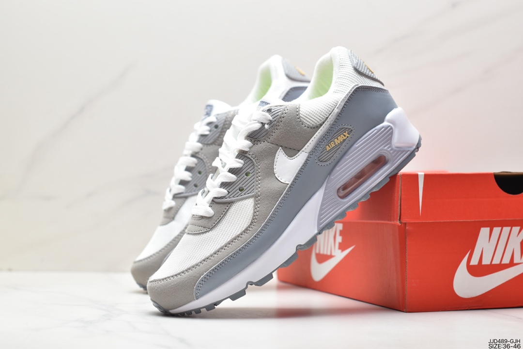 130 耐克Nike Air Max 90 经典复古小气垫缓震跑鞋 鞋面由皮和革织物打造，犀利的条线打造出酷劲十的足视觉效果 网布鞋增面强透气性，穿着为极舒适 经可典视气垫醒目依旧，而脚感更是十软足弹 FJ4824-001 码数：如图 ID:JJD093-GJH