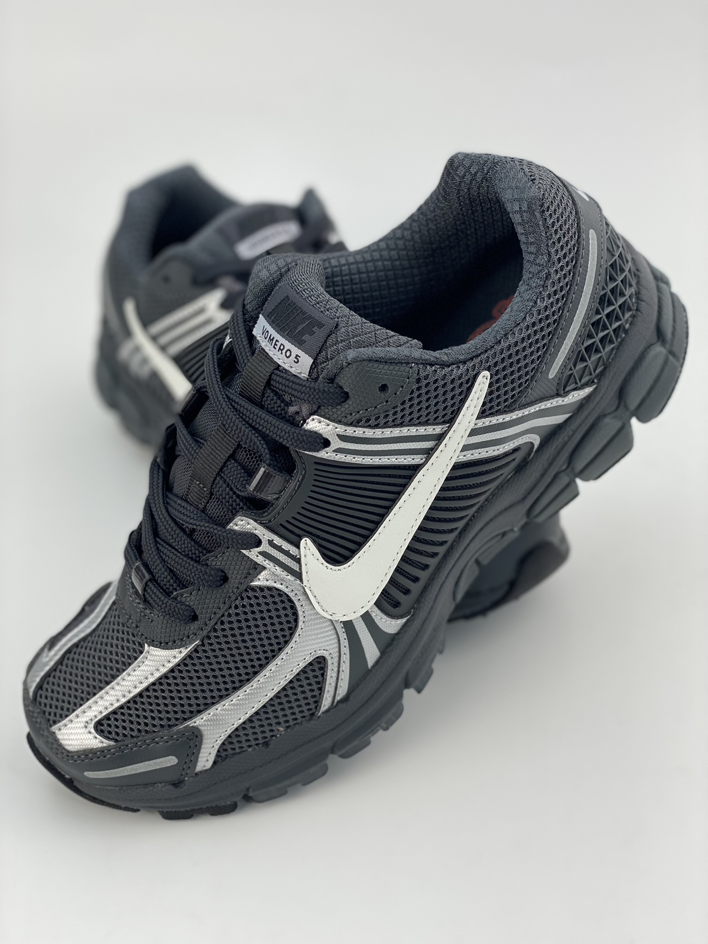 180 NIKE ZOOM Vomero 5 SP 复古风潮 BV1358-002