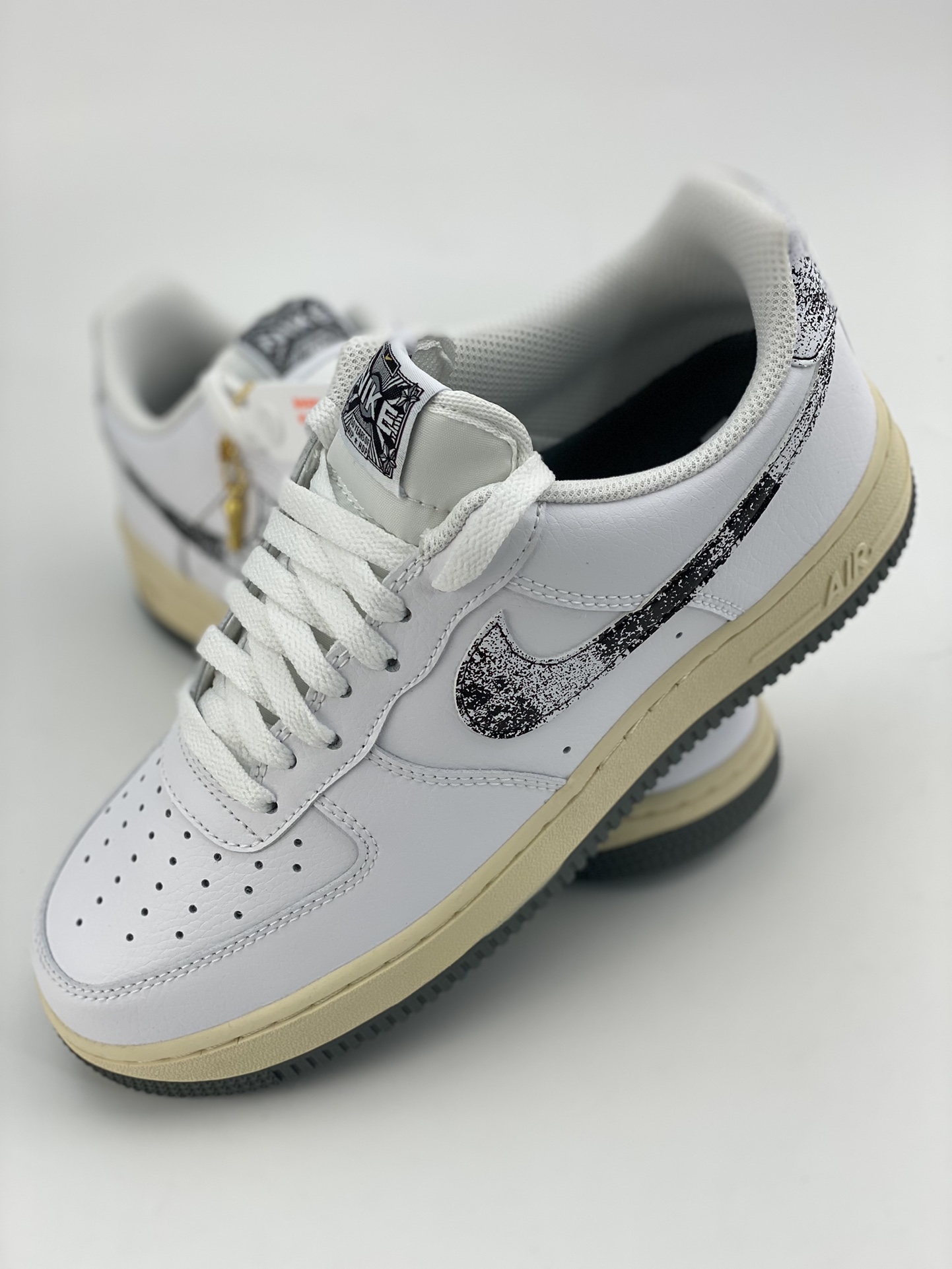 200 Nike Air Force 1 Low 07 白黑银渐变 DV7183-100