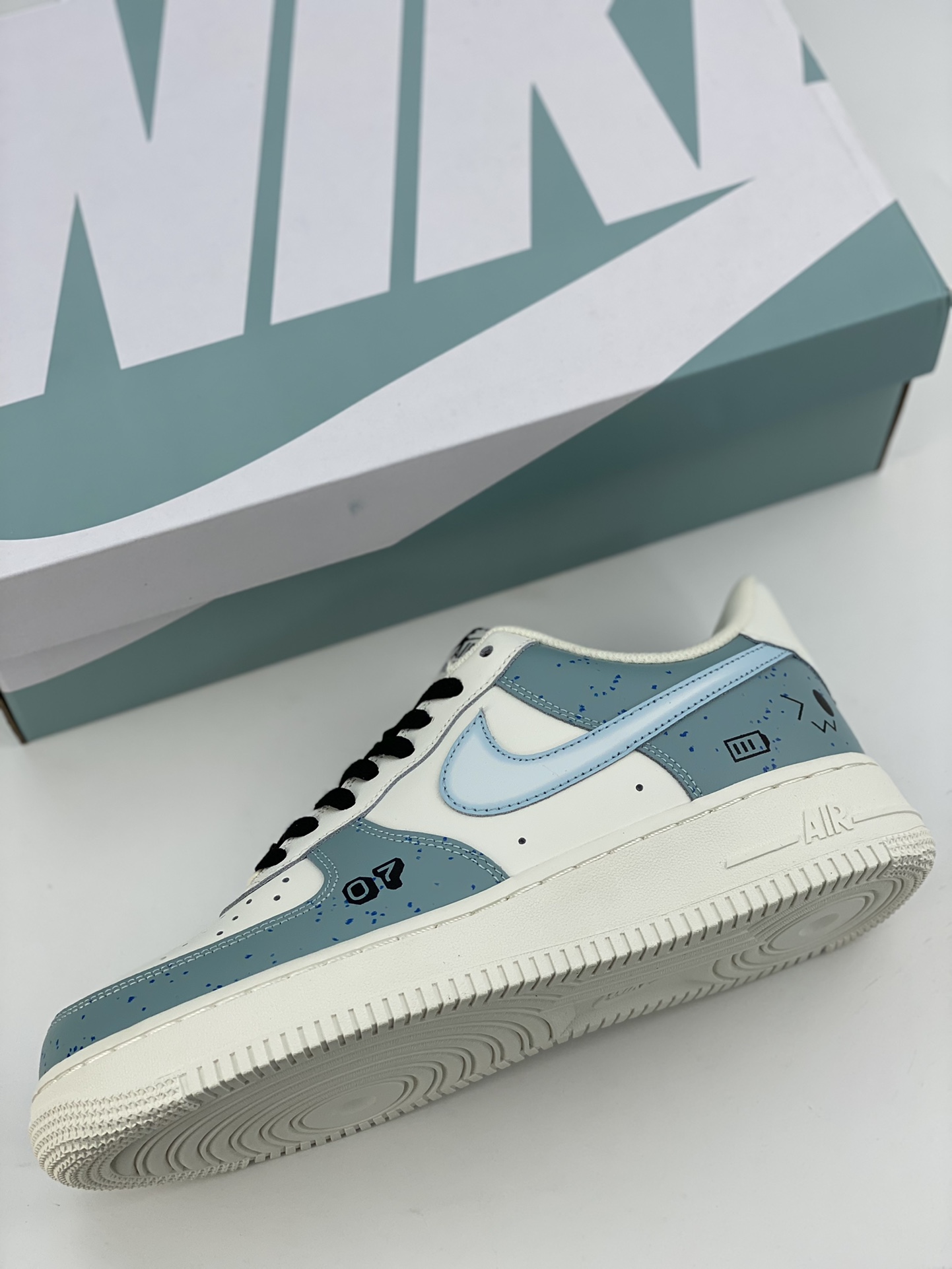 240 Nike Air Force 1 Low 07 鲁班涂鸦 CW2568-033
