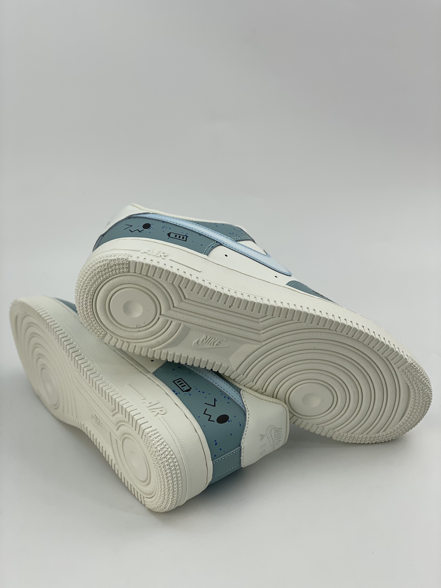 240 Nike Air Force 1 Low 07 鲁班涂鸦 CW2568-033