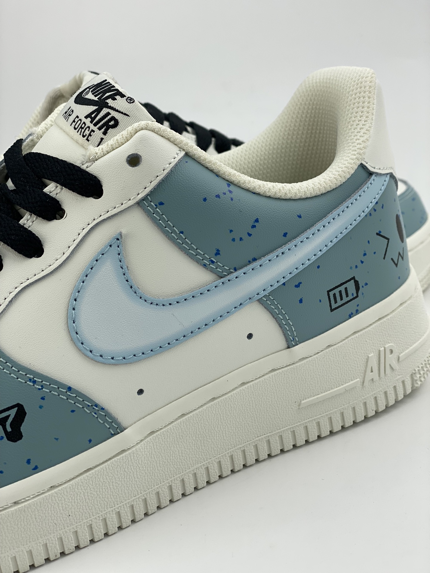 240 Nike Air Force 1 Low 07 鲁班涂鸦 CW2568-033