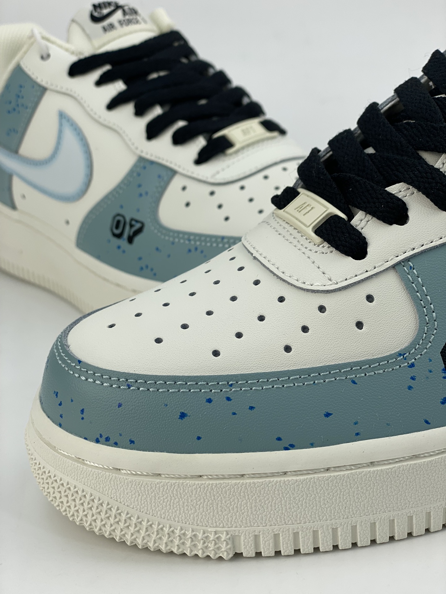 240 Nike Air Force 1 Low 07 鲁班涂鸦 CW2568-033
