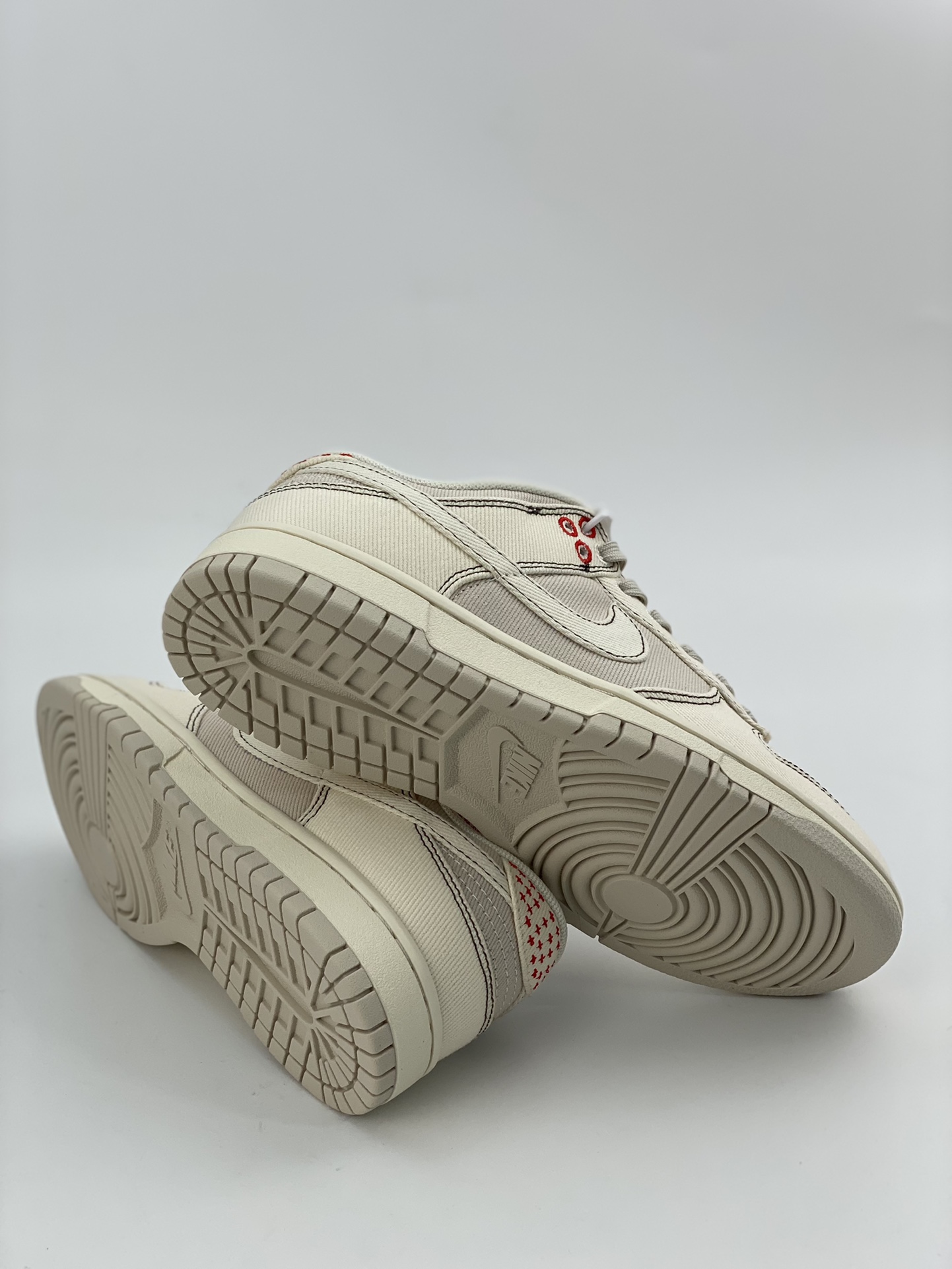 220 NIKE SB Dunk Low 丹宁白红满天星 DV0834-100